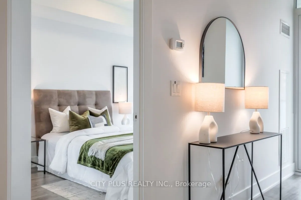 200 BLOOR Street W, #1307