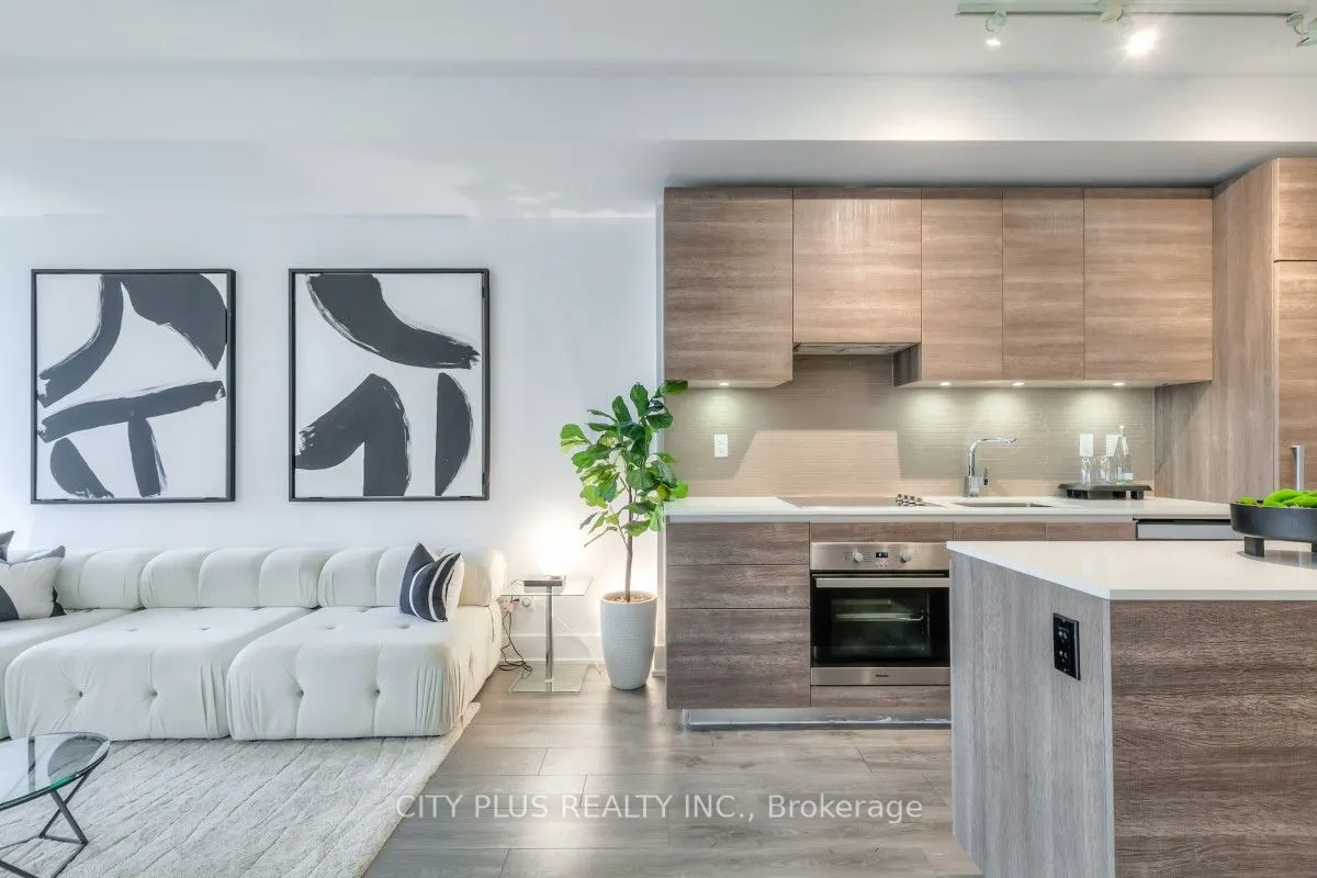 200 BLOOR Street W, #1307