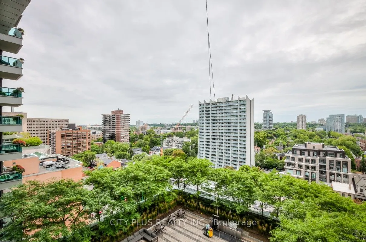 200 BLOOR Street W, #1307