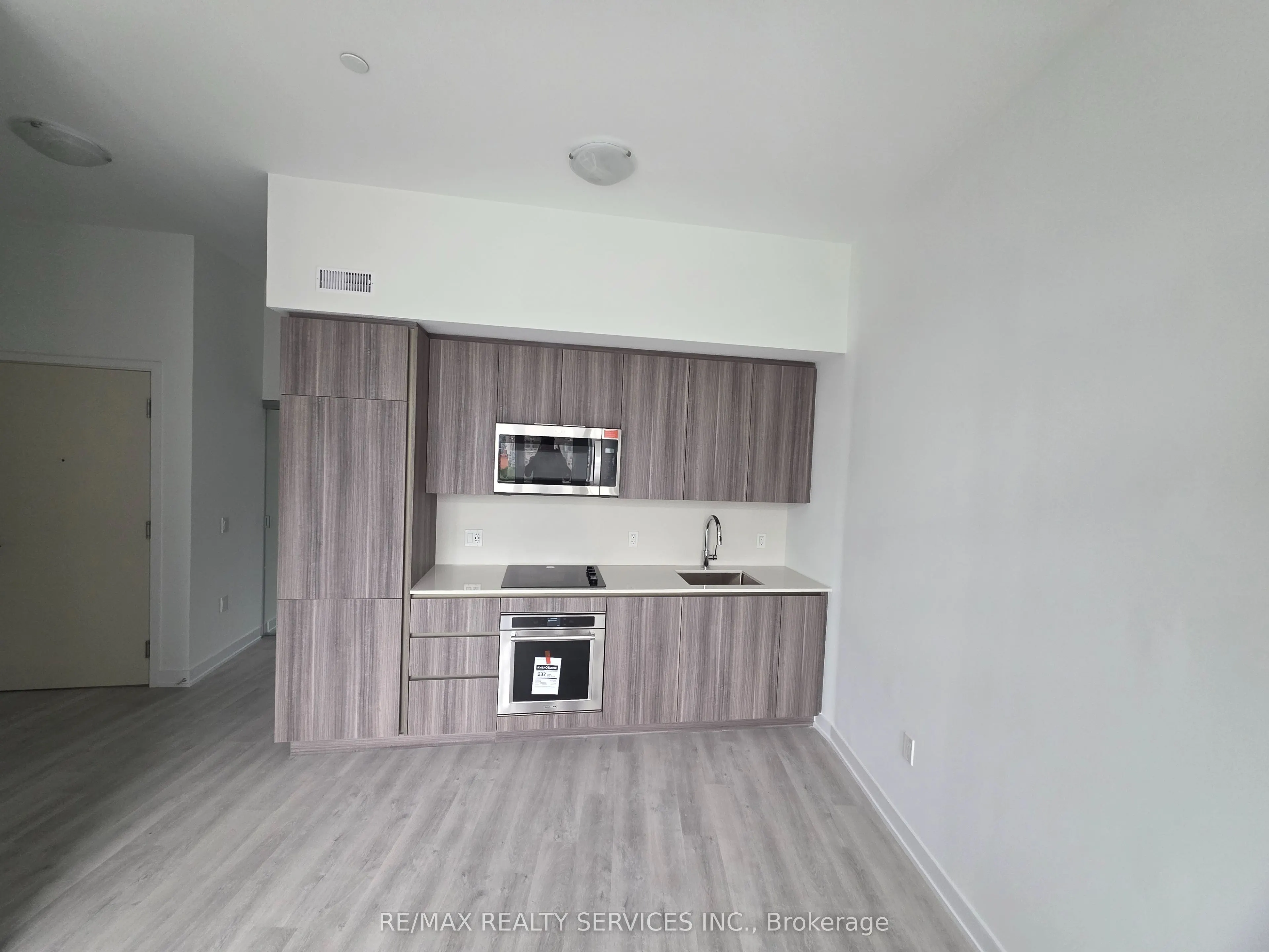 15 Richardson Street, #1