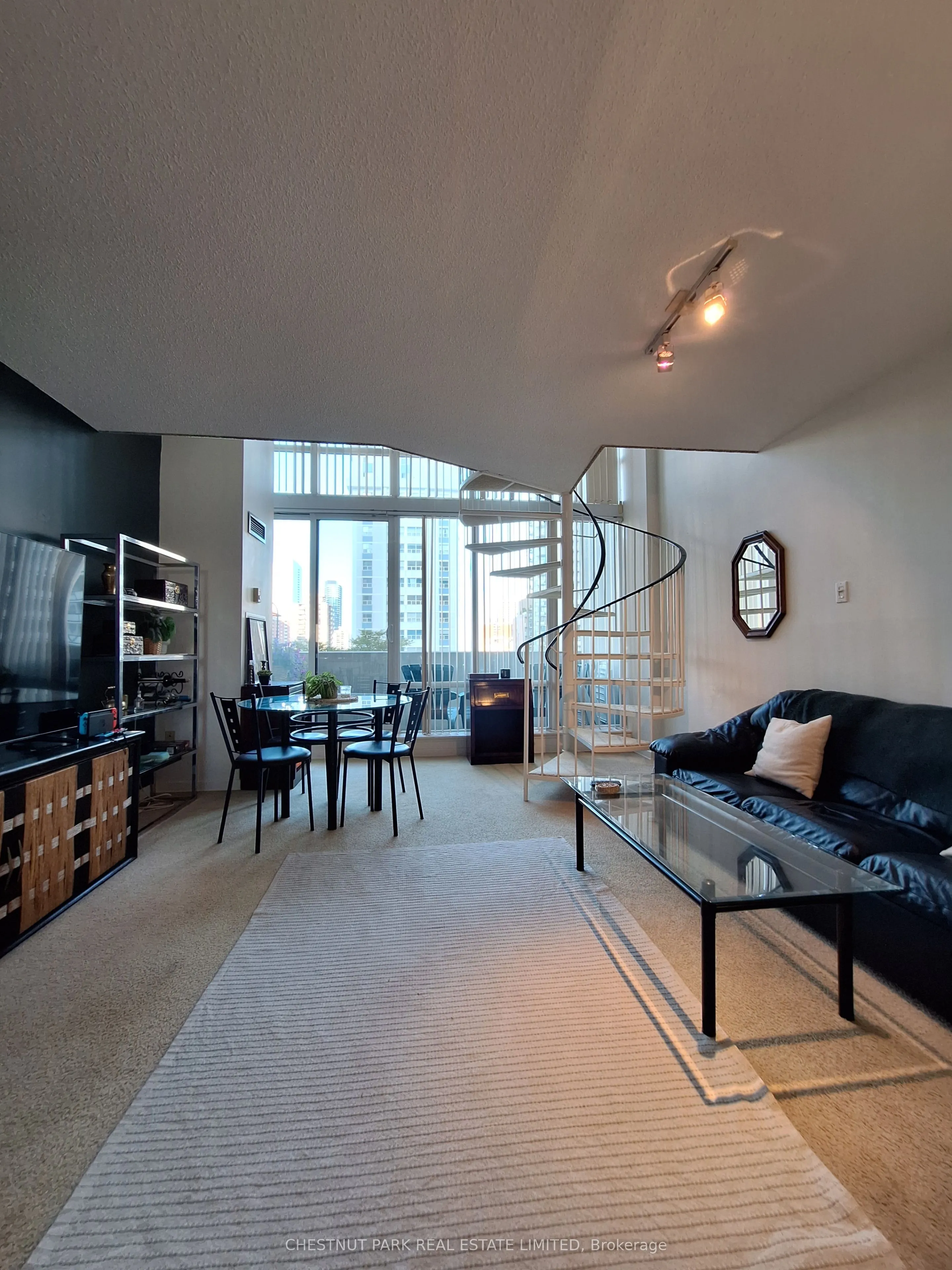 25 Maitland Street, #802