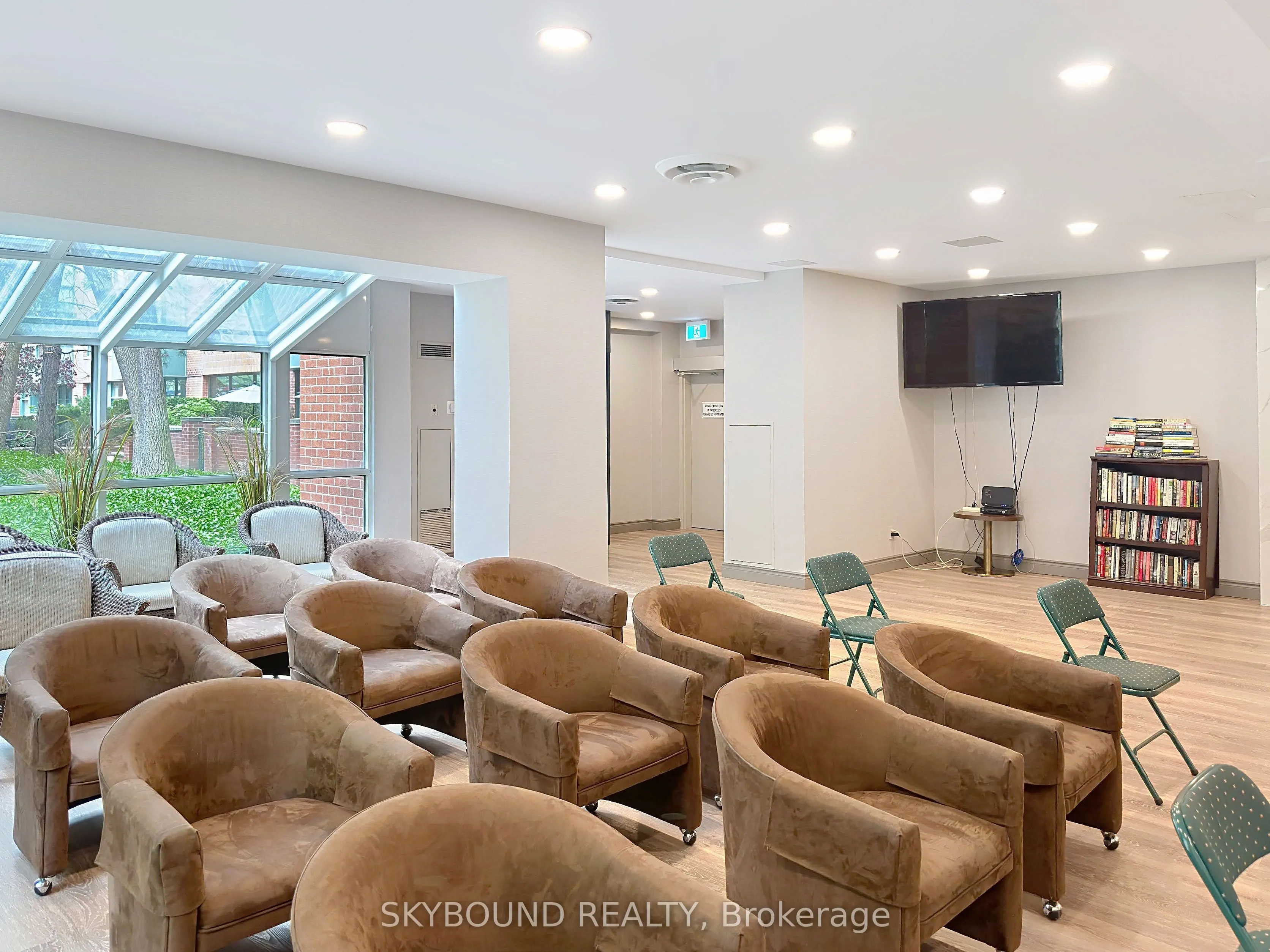 95 Prince Arthur Avenue, ##224