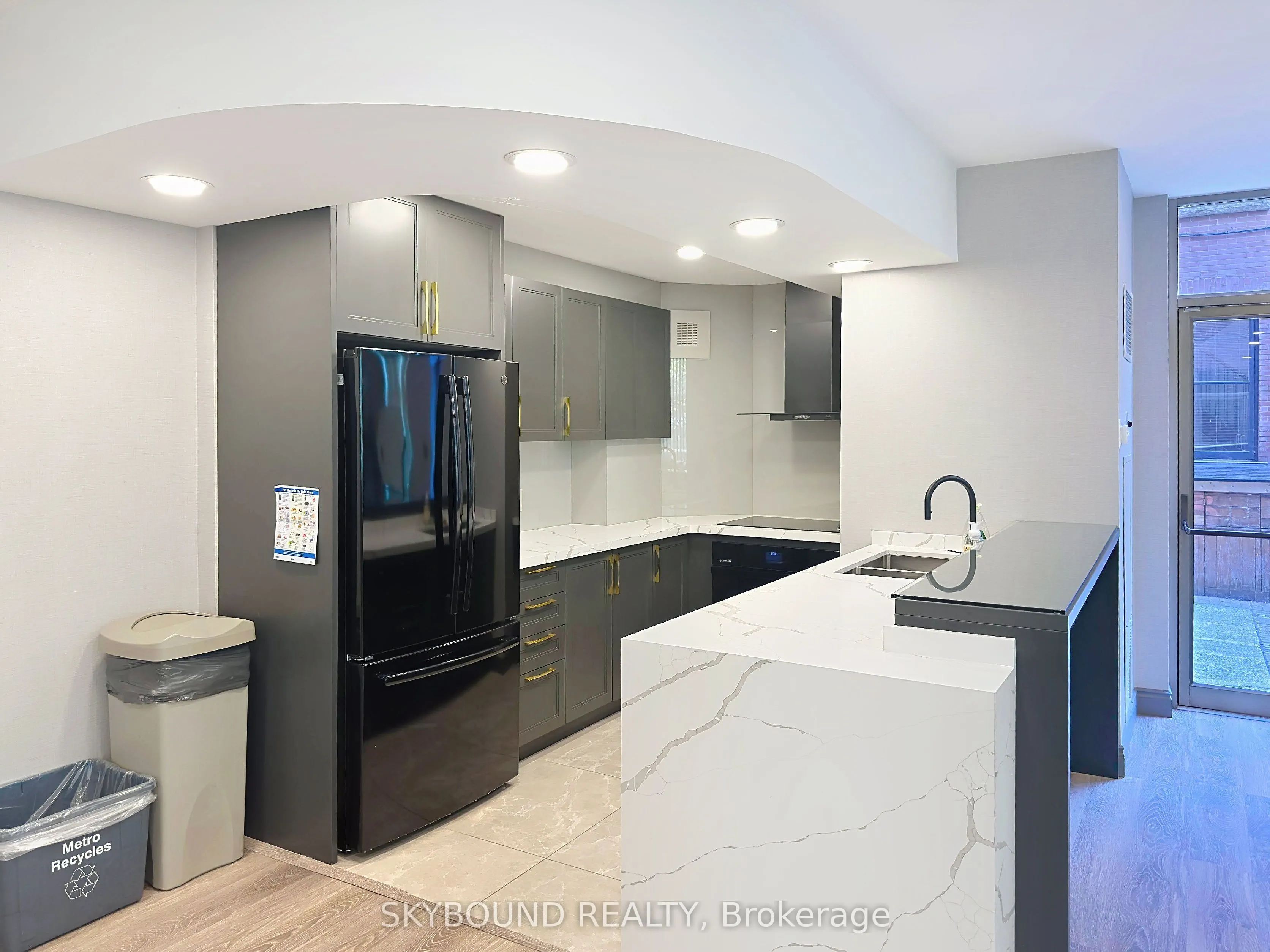 95 Prince Arthur Avenue, ##224