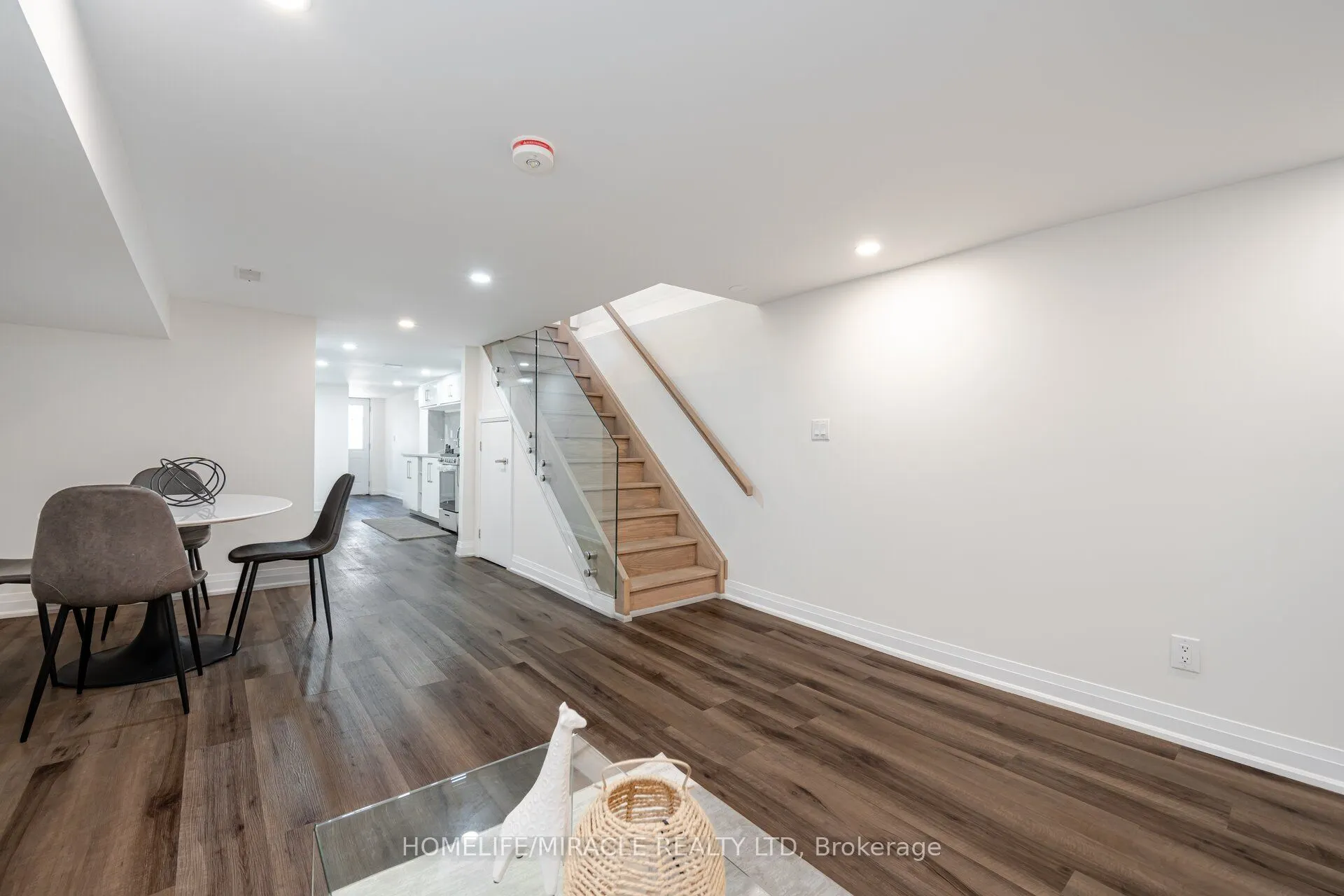 388 Oakwood Avenue