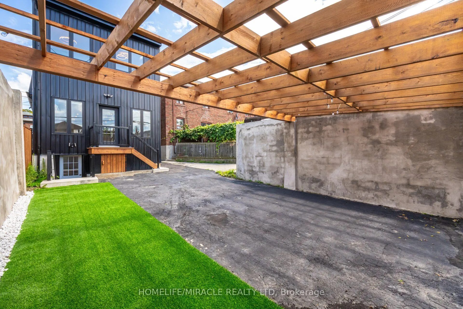 388 Oakwood Avenue