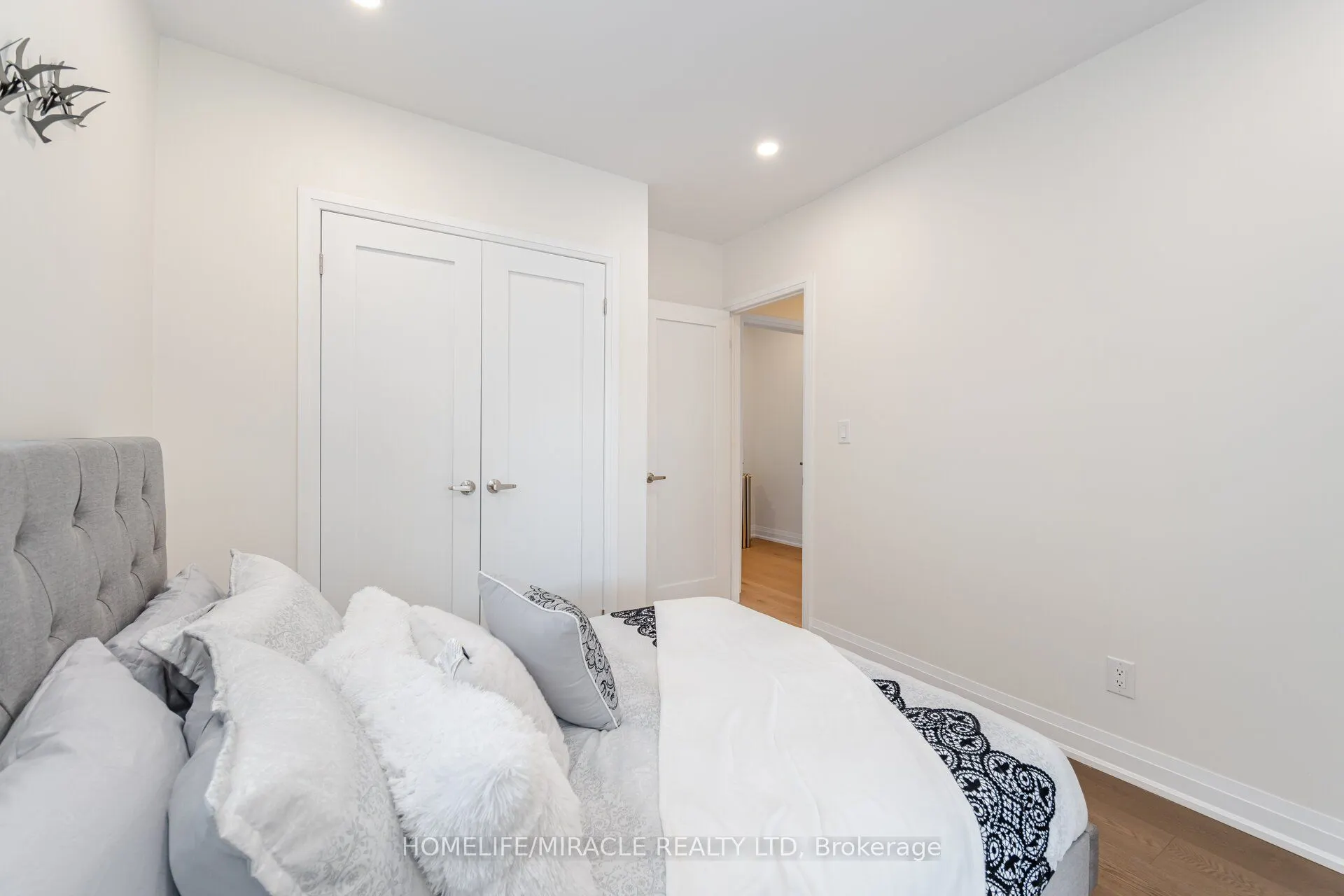 388 Oakwood Avenue