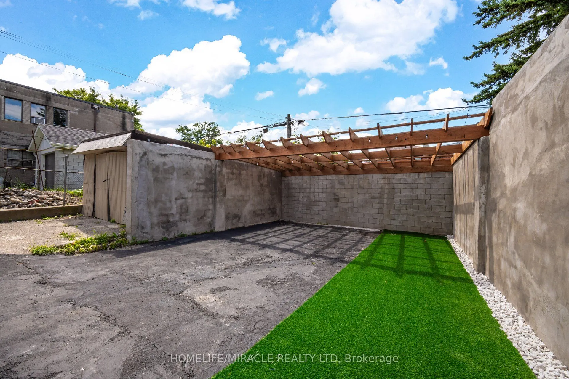 388 Oakwood Avenue