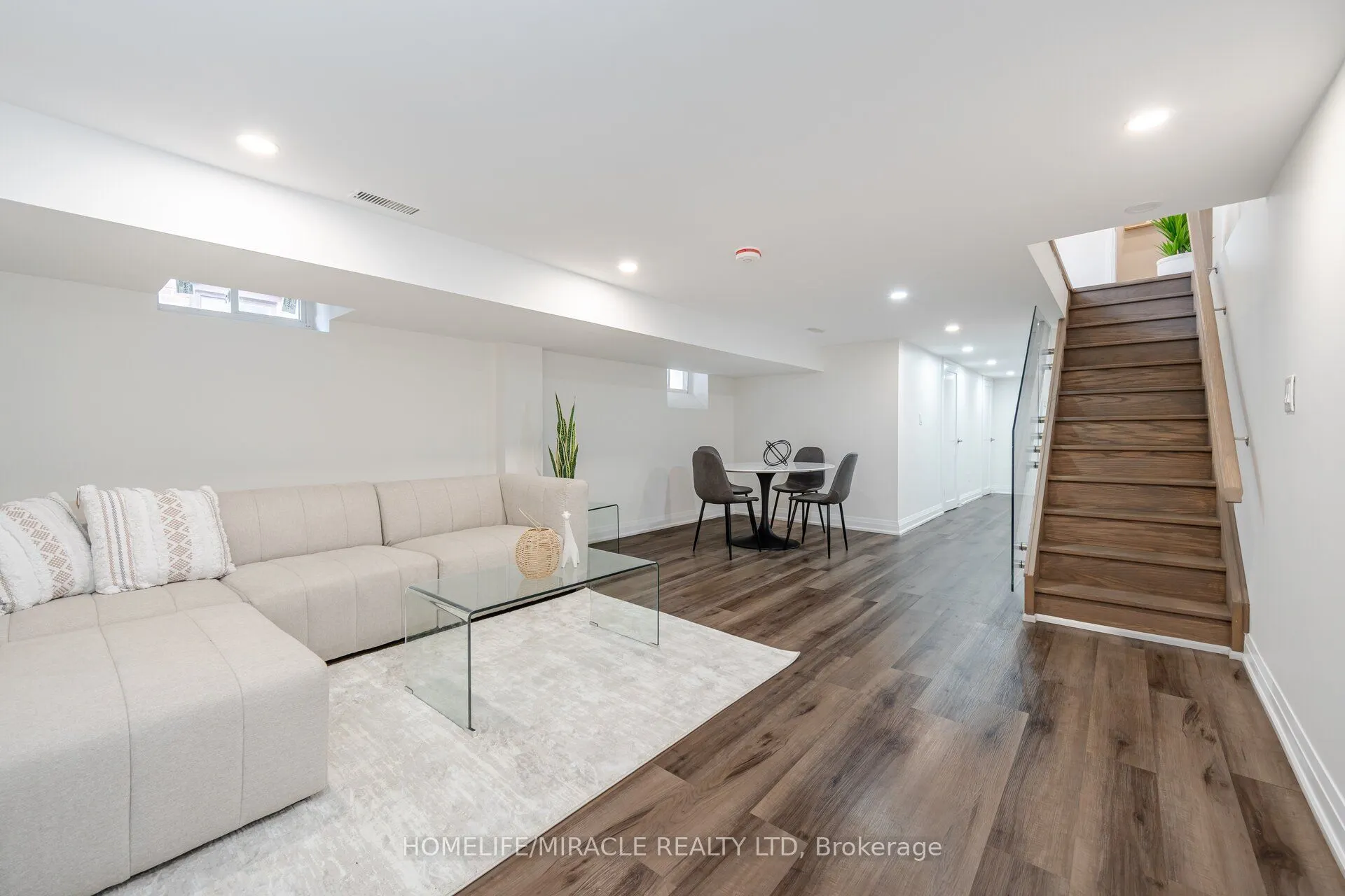 388 Oakwood Avenue