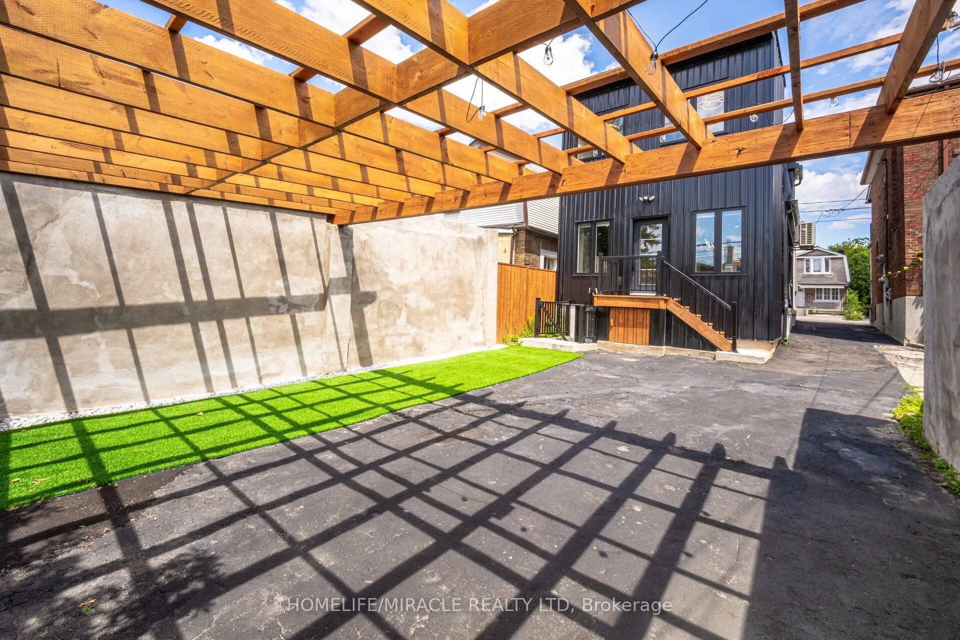 388 Oakwood Avenue