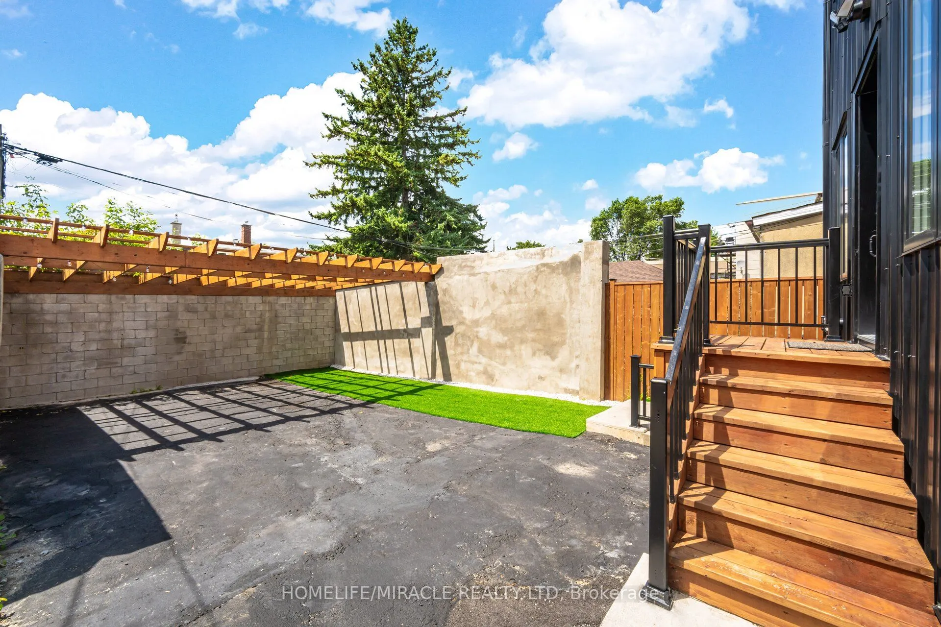 388 Oakwood Avenue