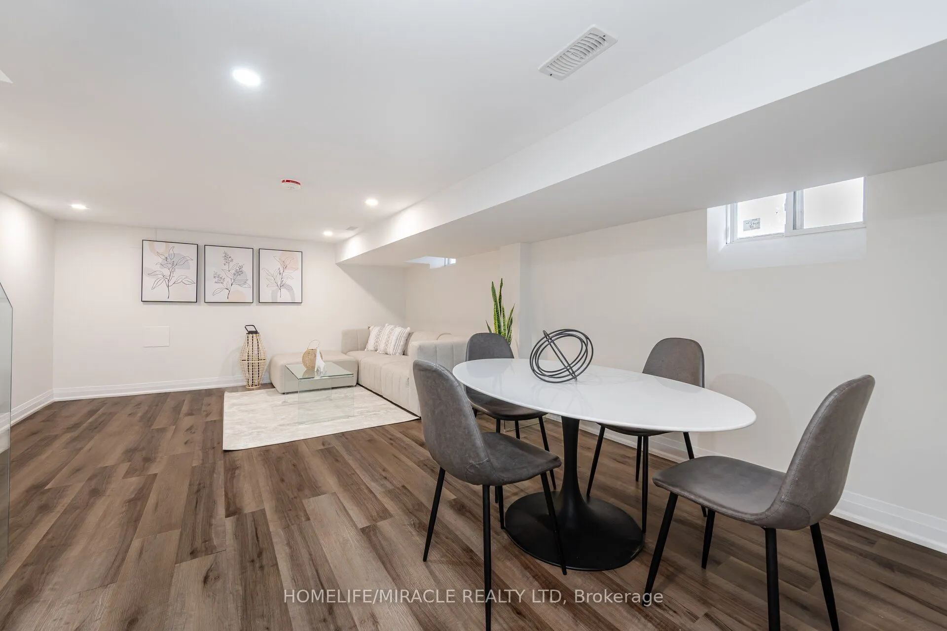 388 Oakwood Avenue