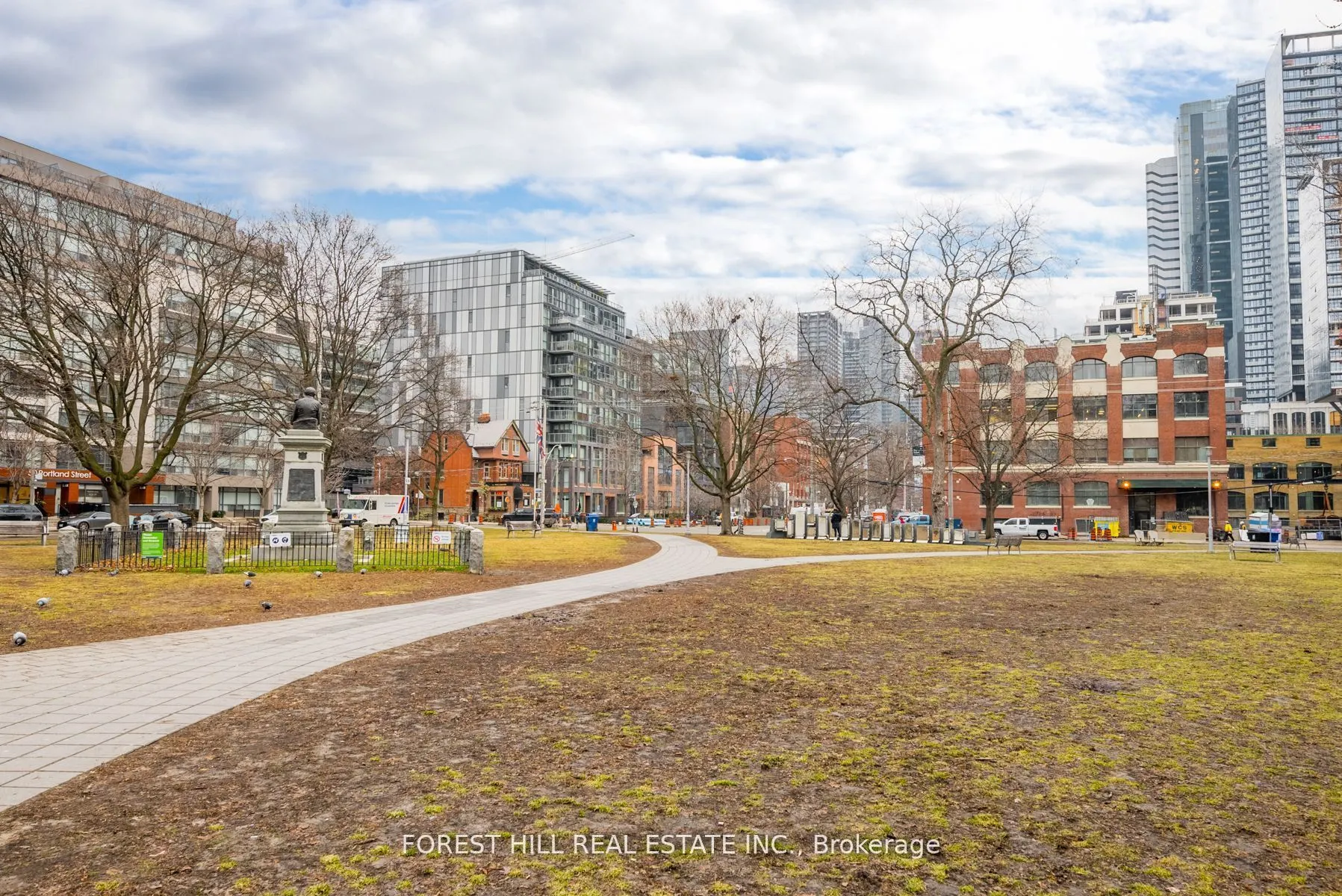508 Wellingston Street, #802