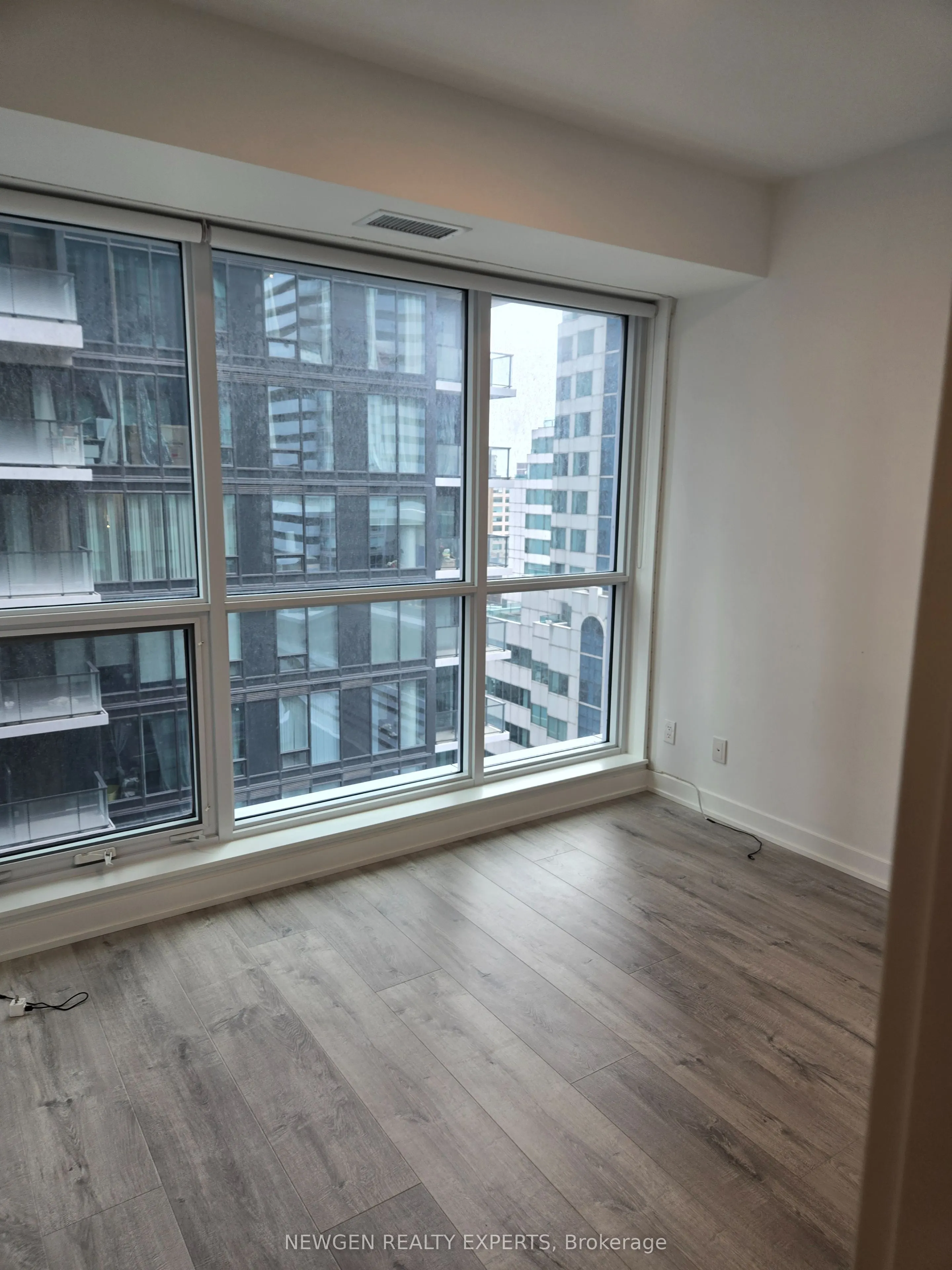 321 King Street W, #1504