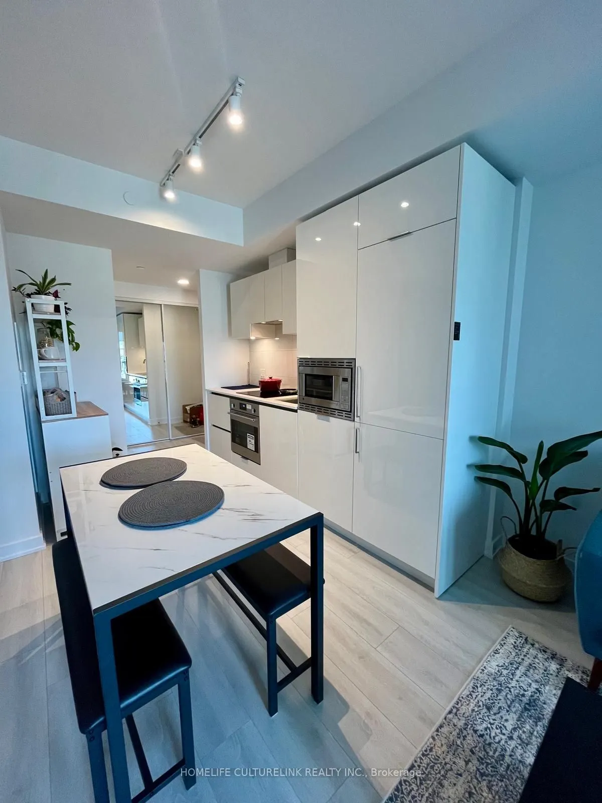 238 Simcoe Street, #2210