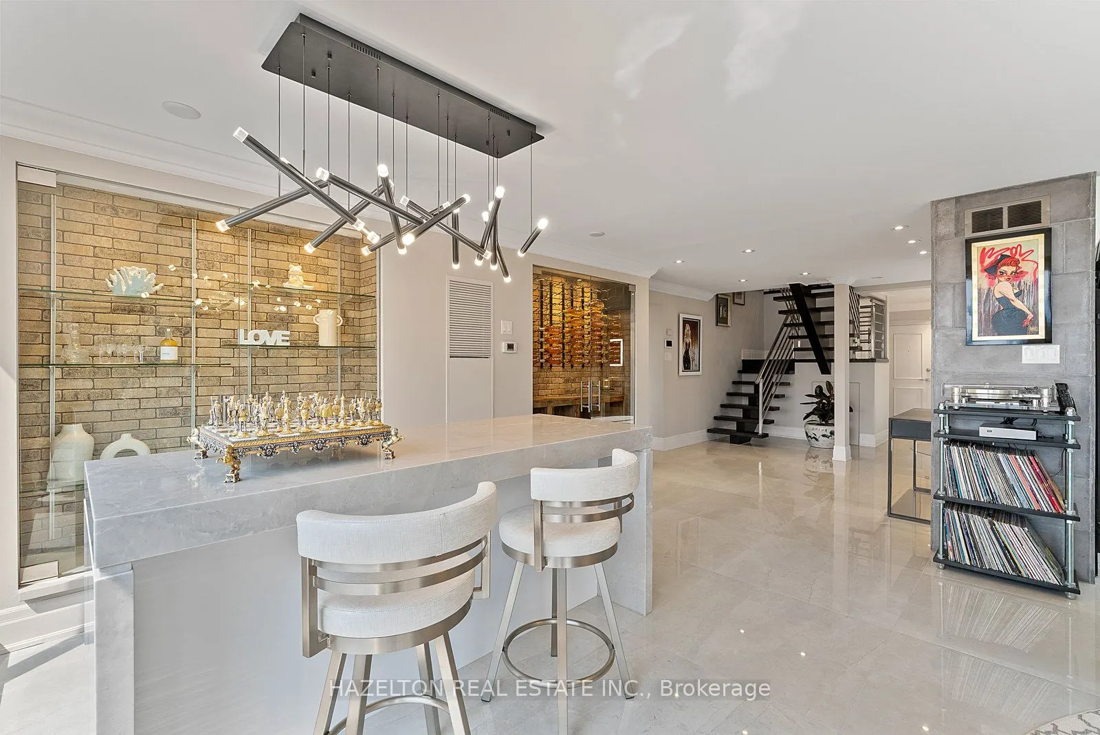 110 Bloor Street W, #2008