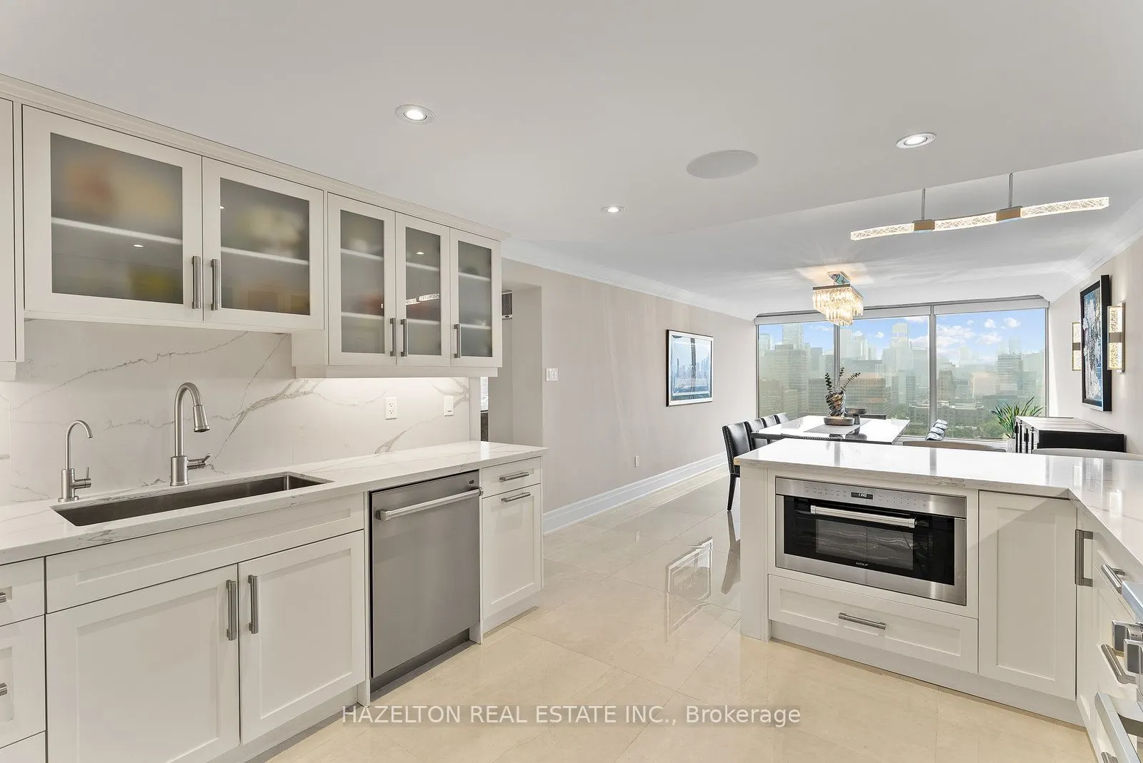 110 Bloor Street W, #2008