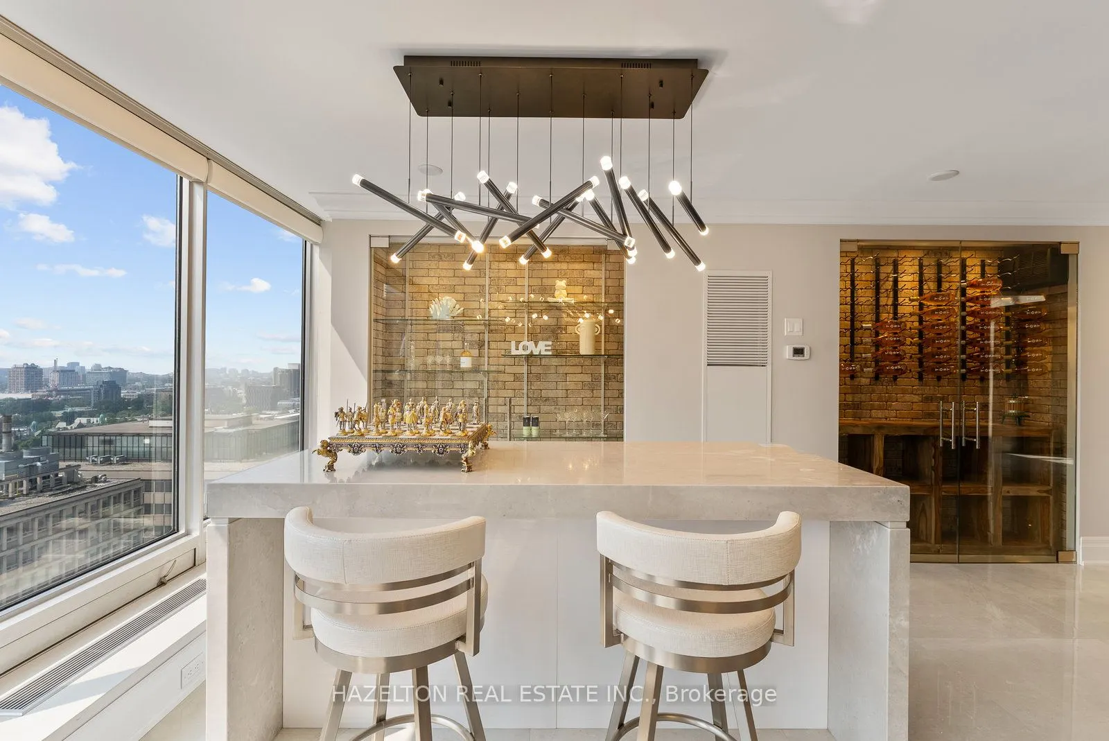 110 Bloor Street W, #2008