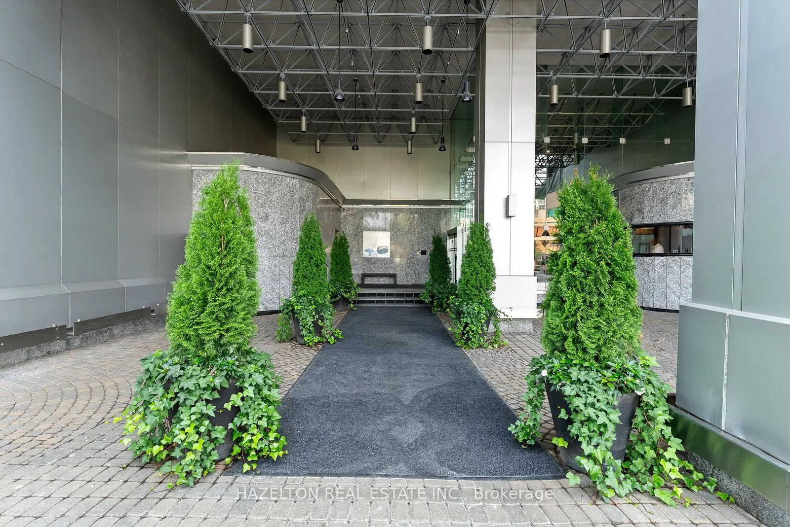 110 Bloor Street W, #2008