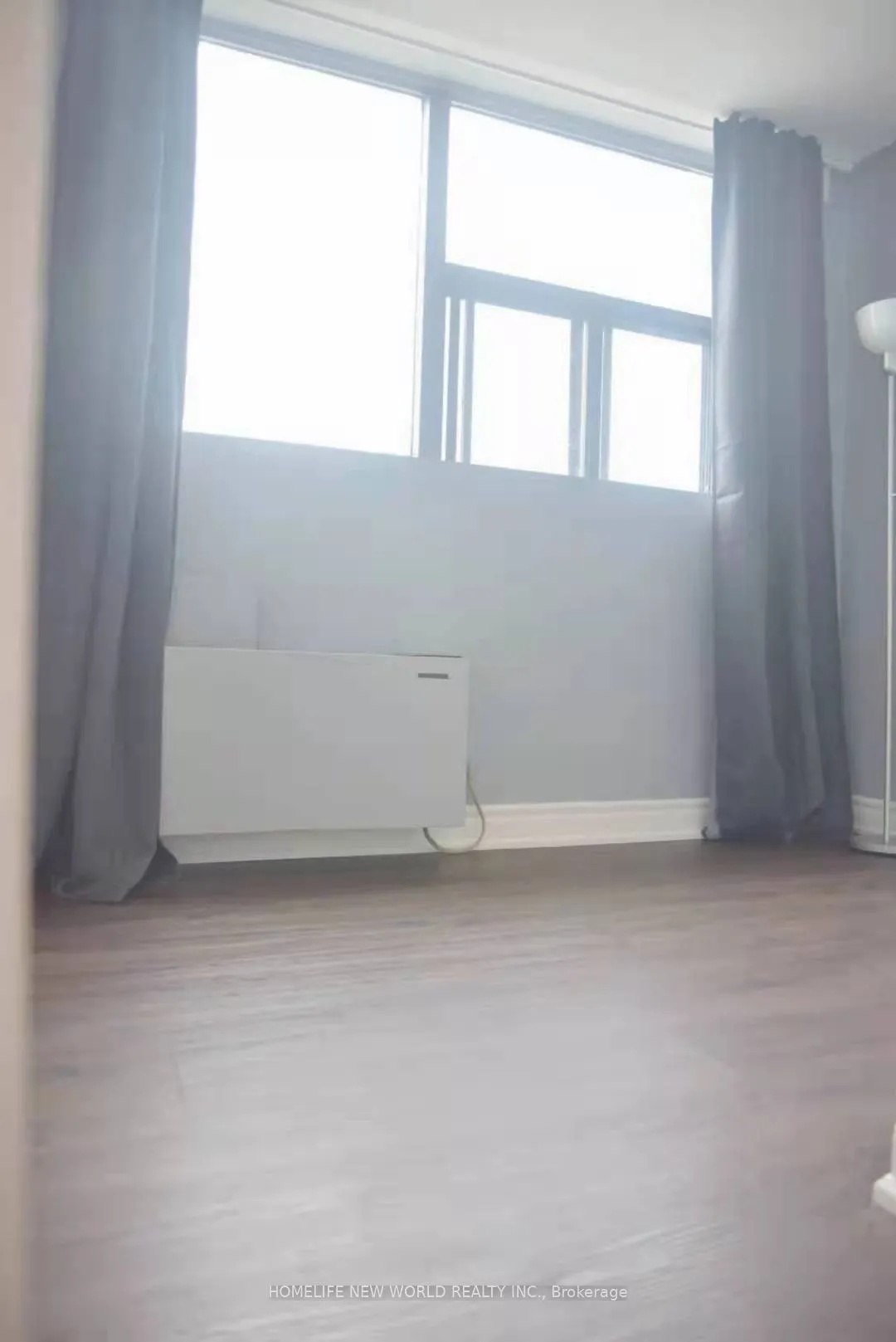 519 Dundas Street W, #401