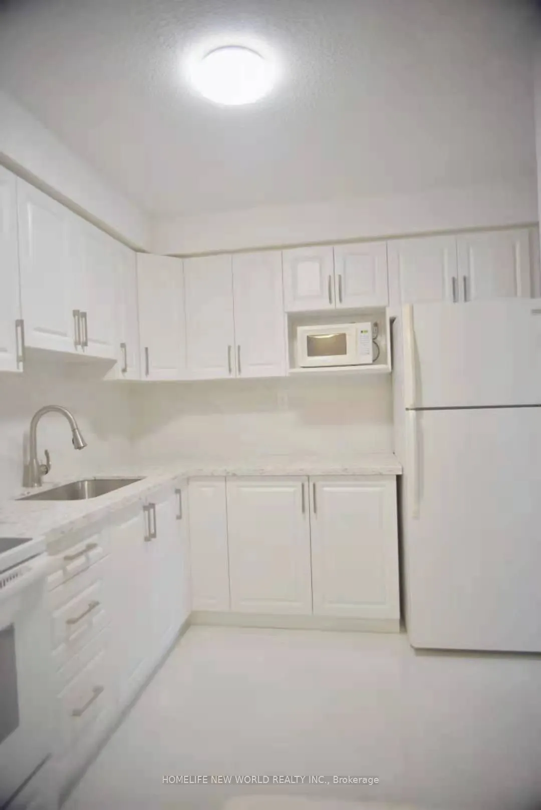 519 Dundas Street W, #401