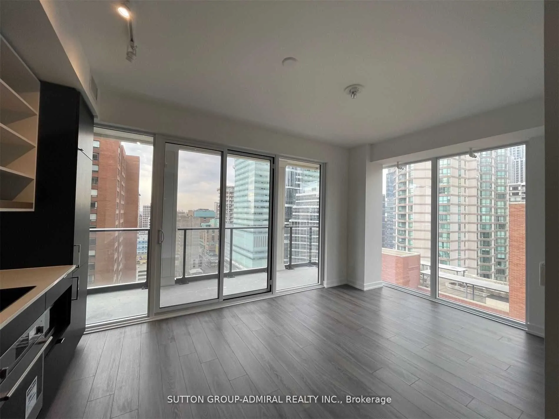 20 Edward Street, #1615