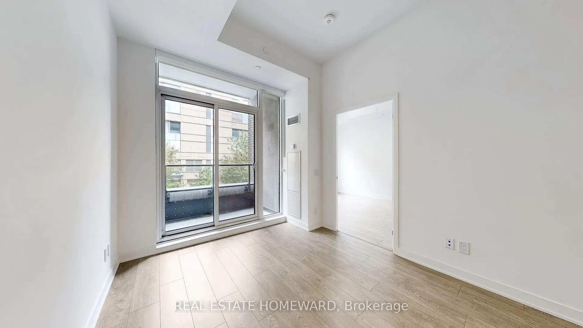 543 Richmond Street W, #208