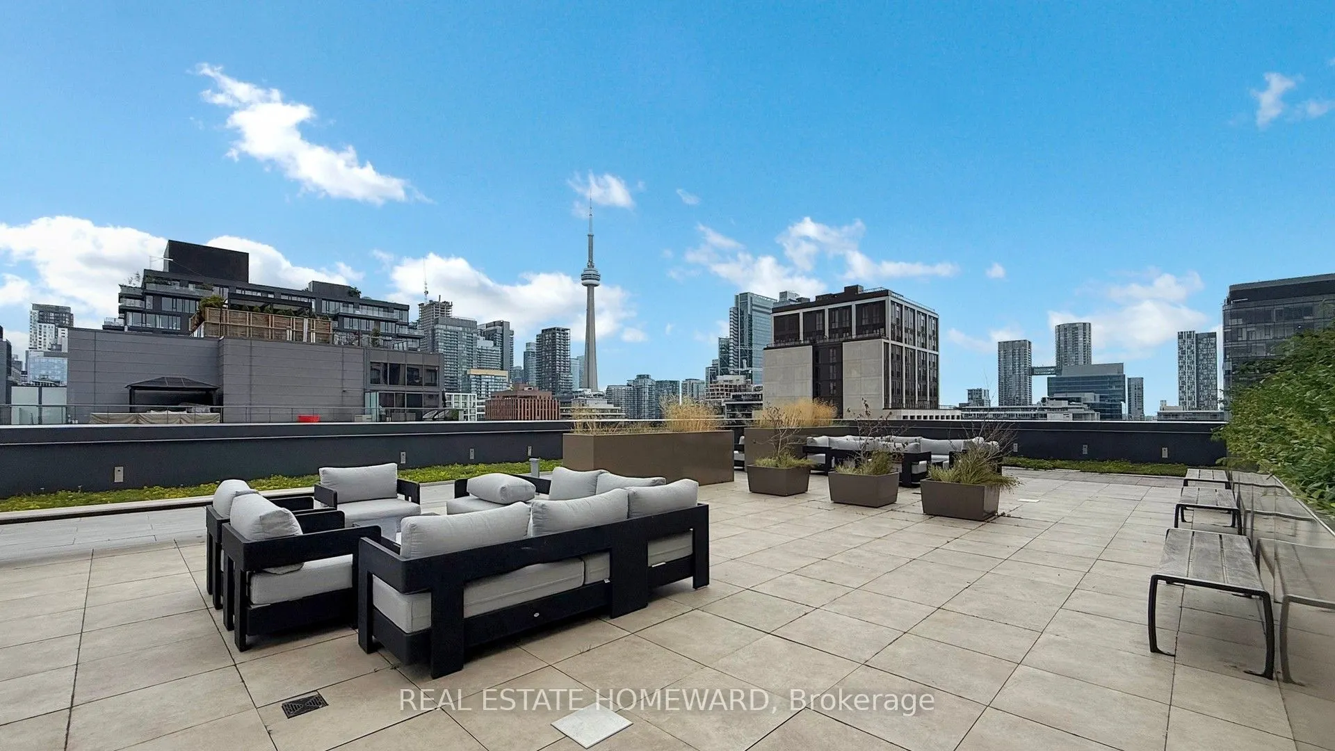 543 Richmond Street W, #208
