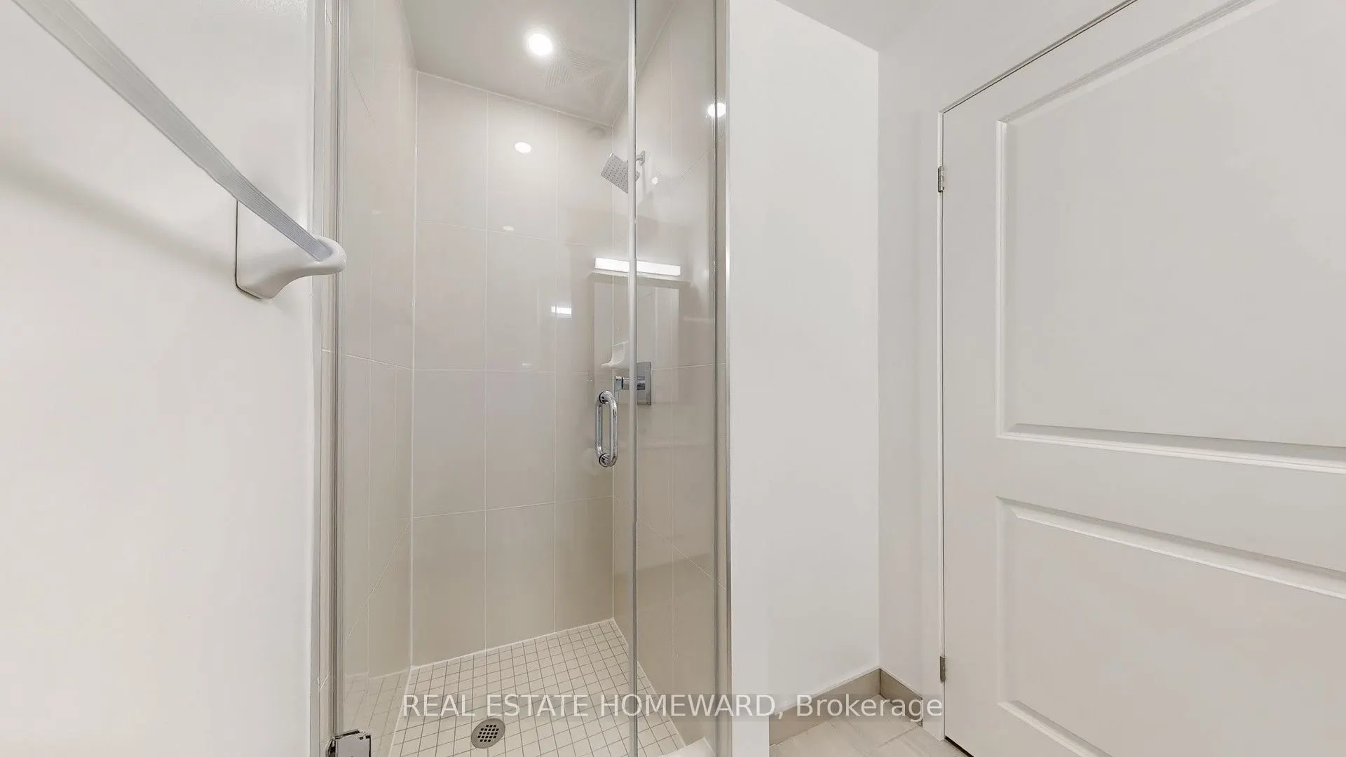 543 Richmond Street W, #208