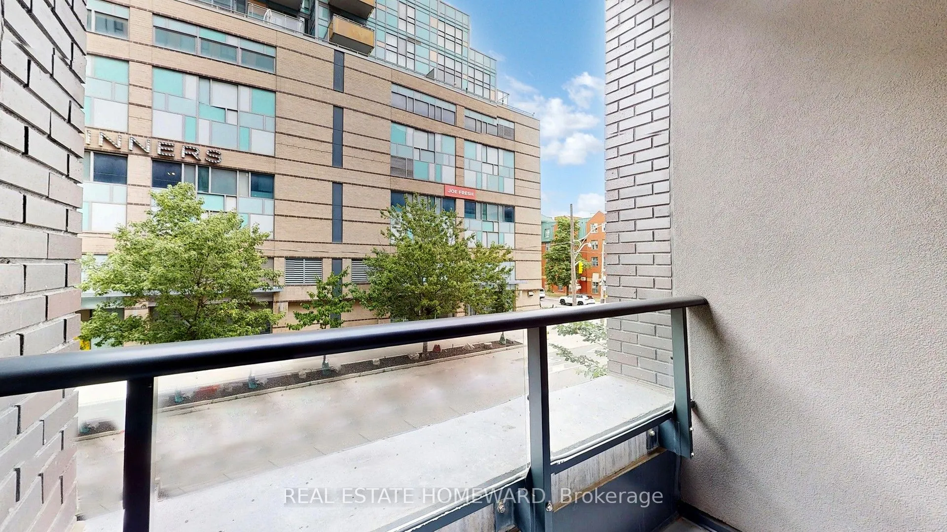 543 Richmond Street W, #208