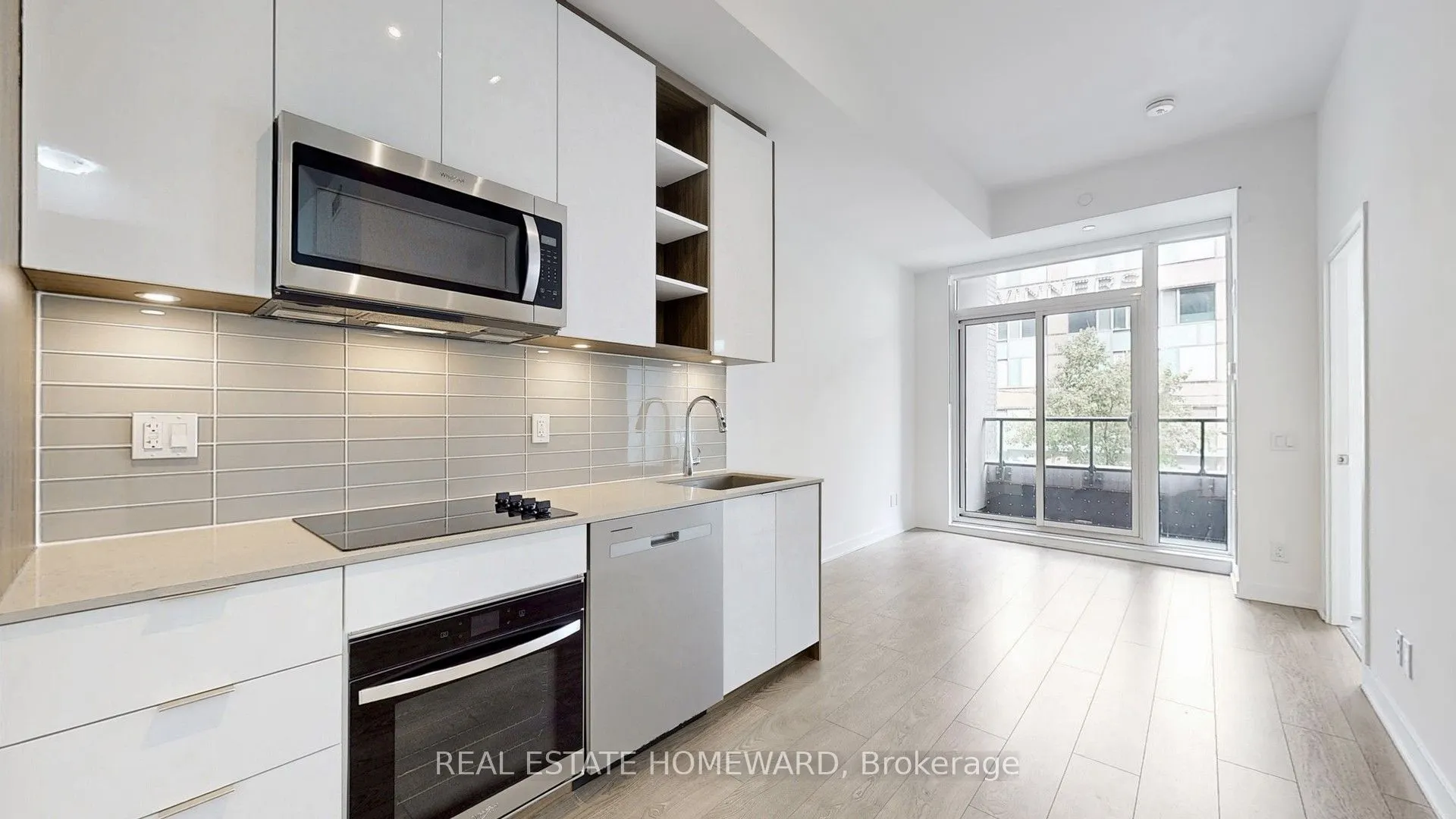 543 Richmond Street W, #208