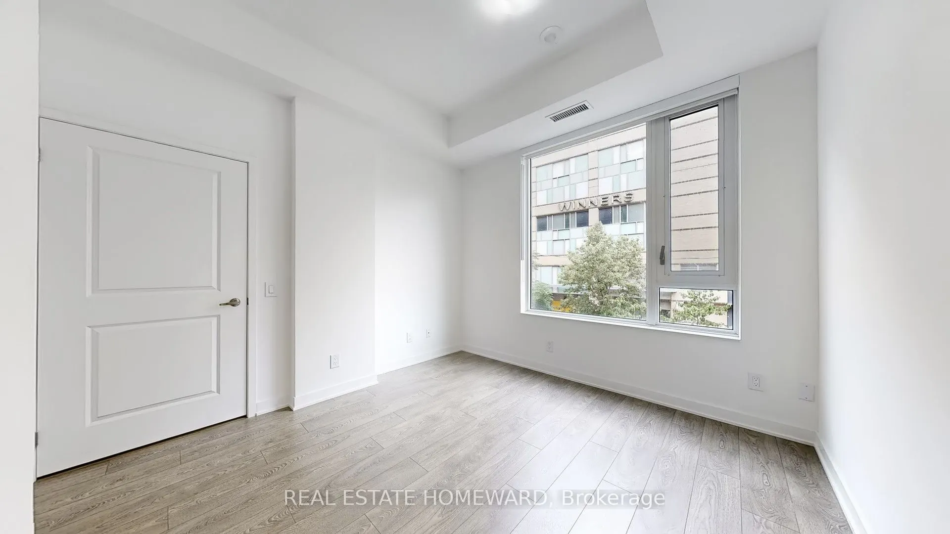 543 Richmond Street W, #208