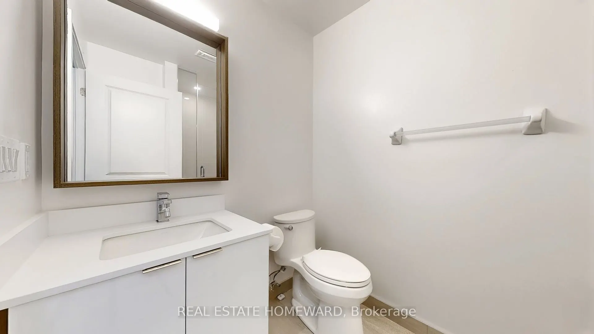 543 Richmond Street W, #208
