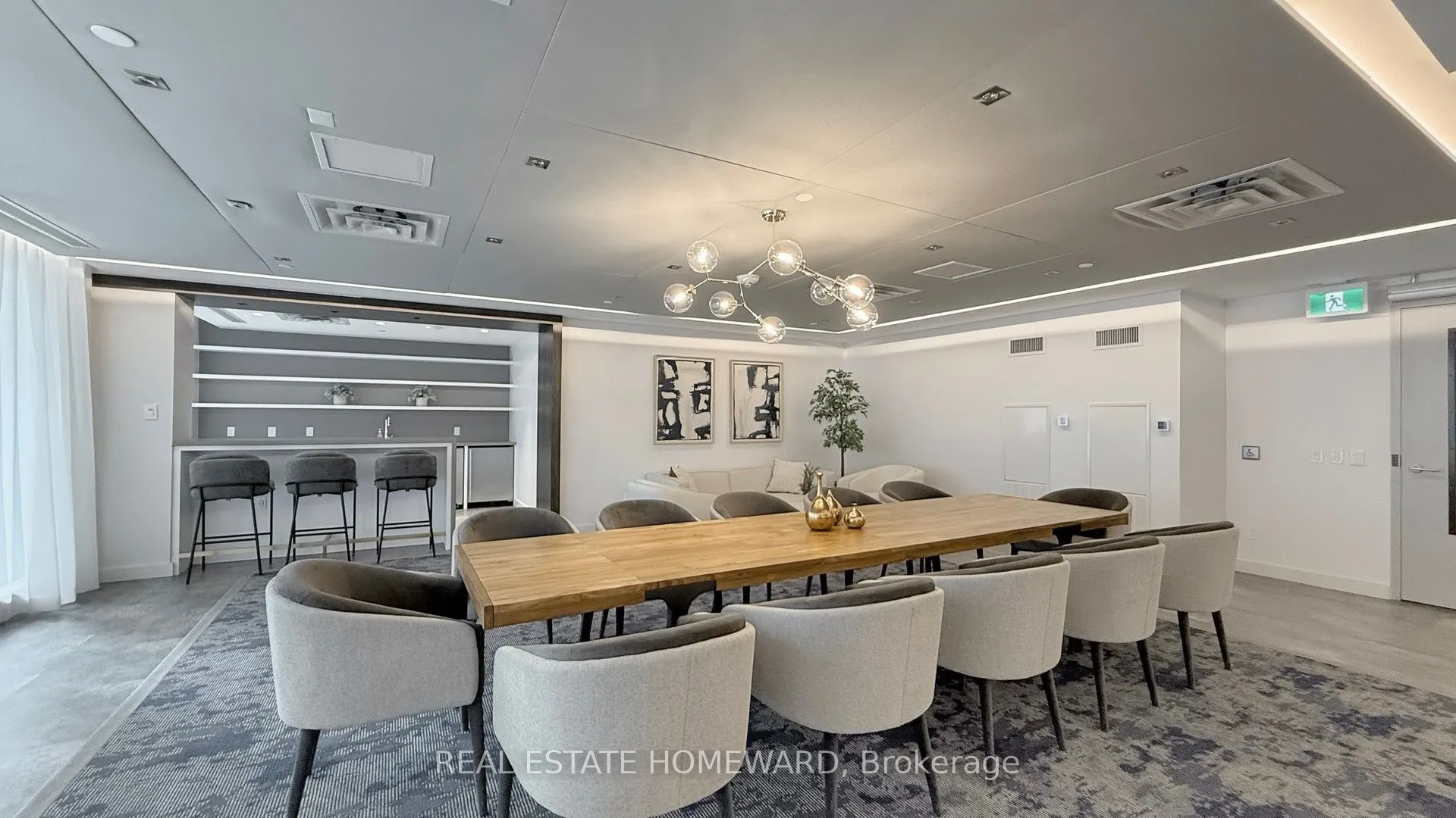 543 Richmond Street W, #208