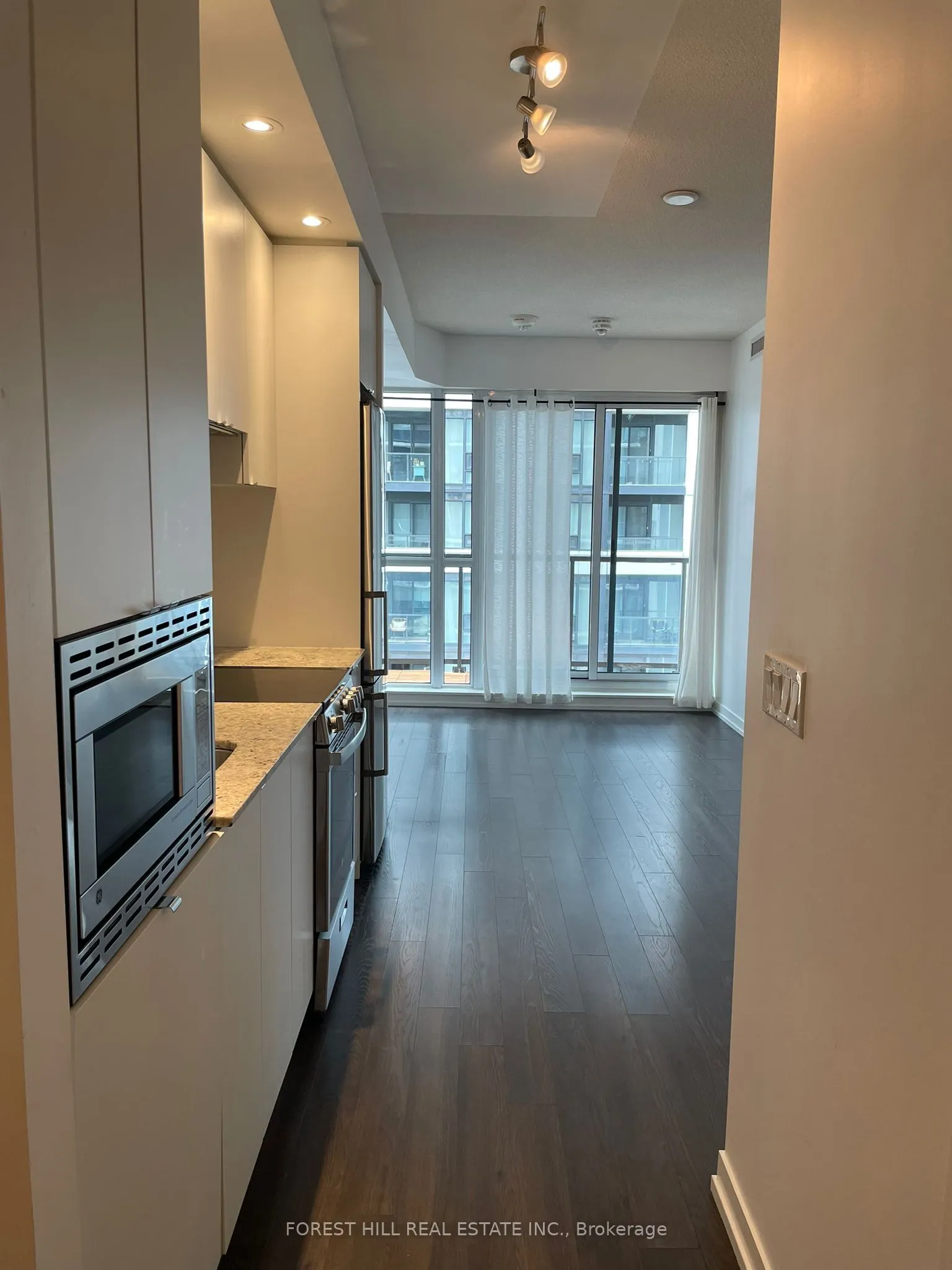 49 East Liberty Street E, #1212