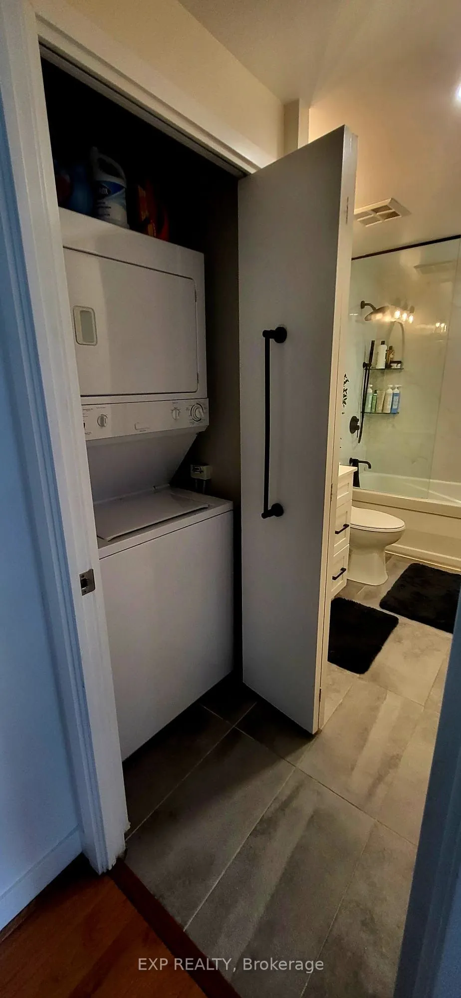10 Navy Wharf Court, #2305