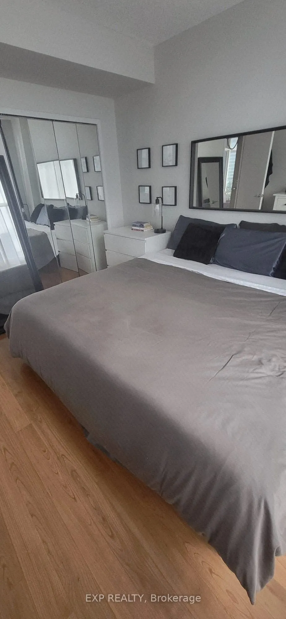 10 Navy Wharf Court, #2305