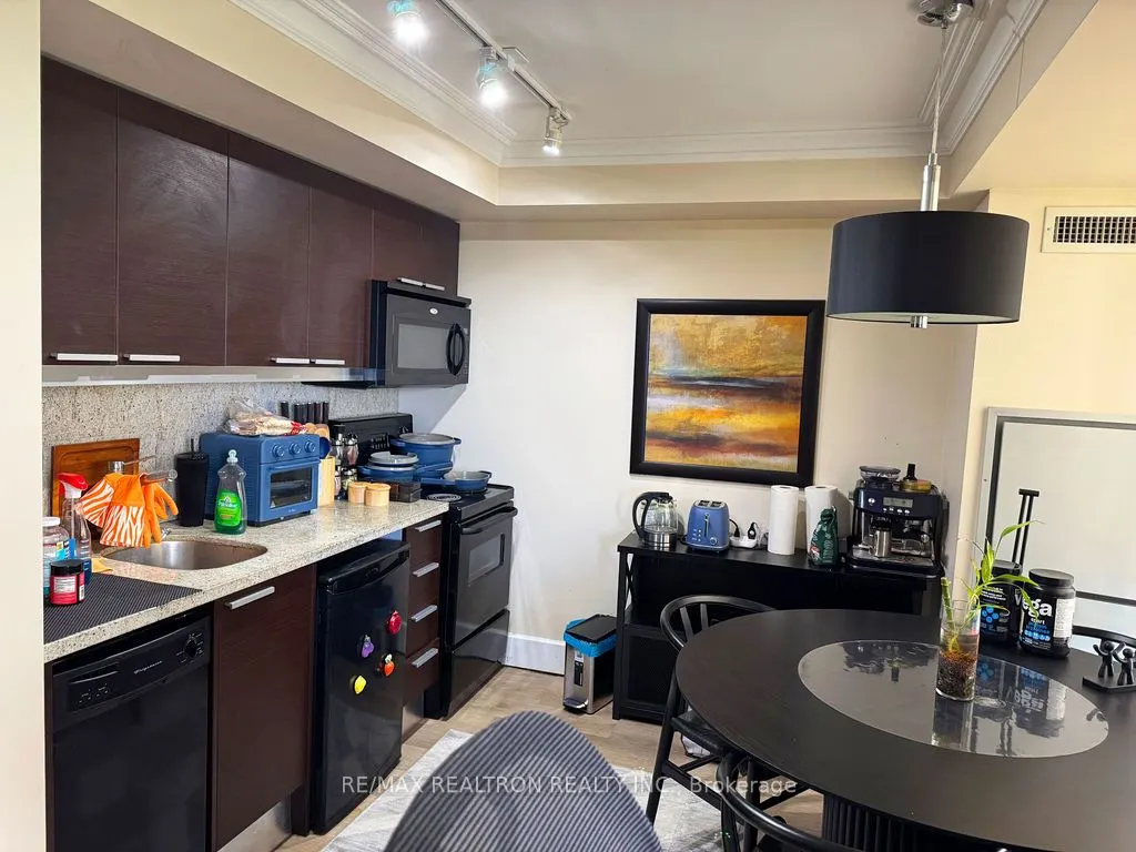 650 Sheppard Avenue E, #428