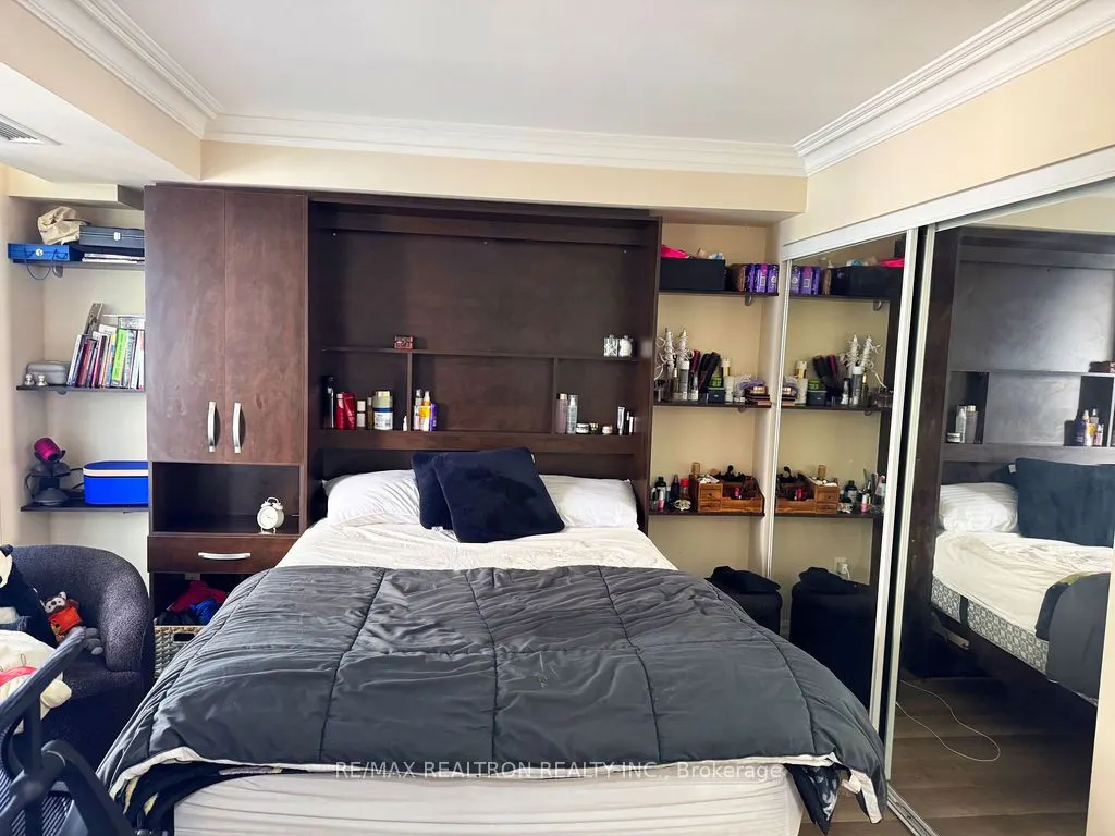 650 Sheppard Avenue E, #428