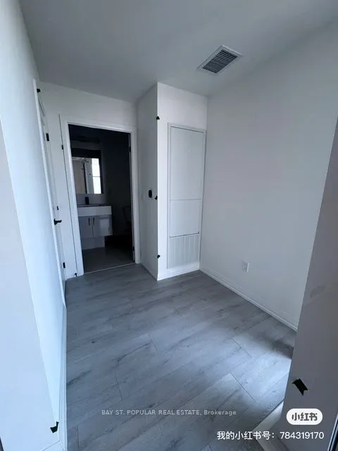 280 Dundas Street W, #2601