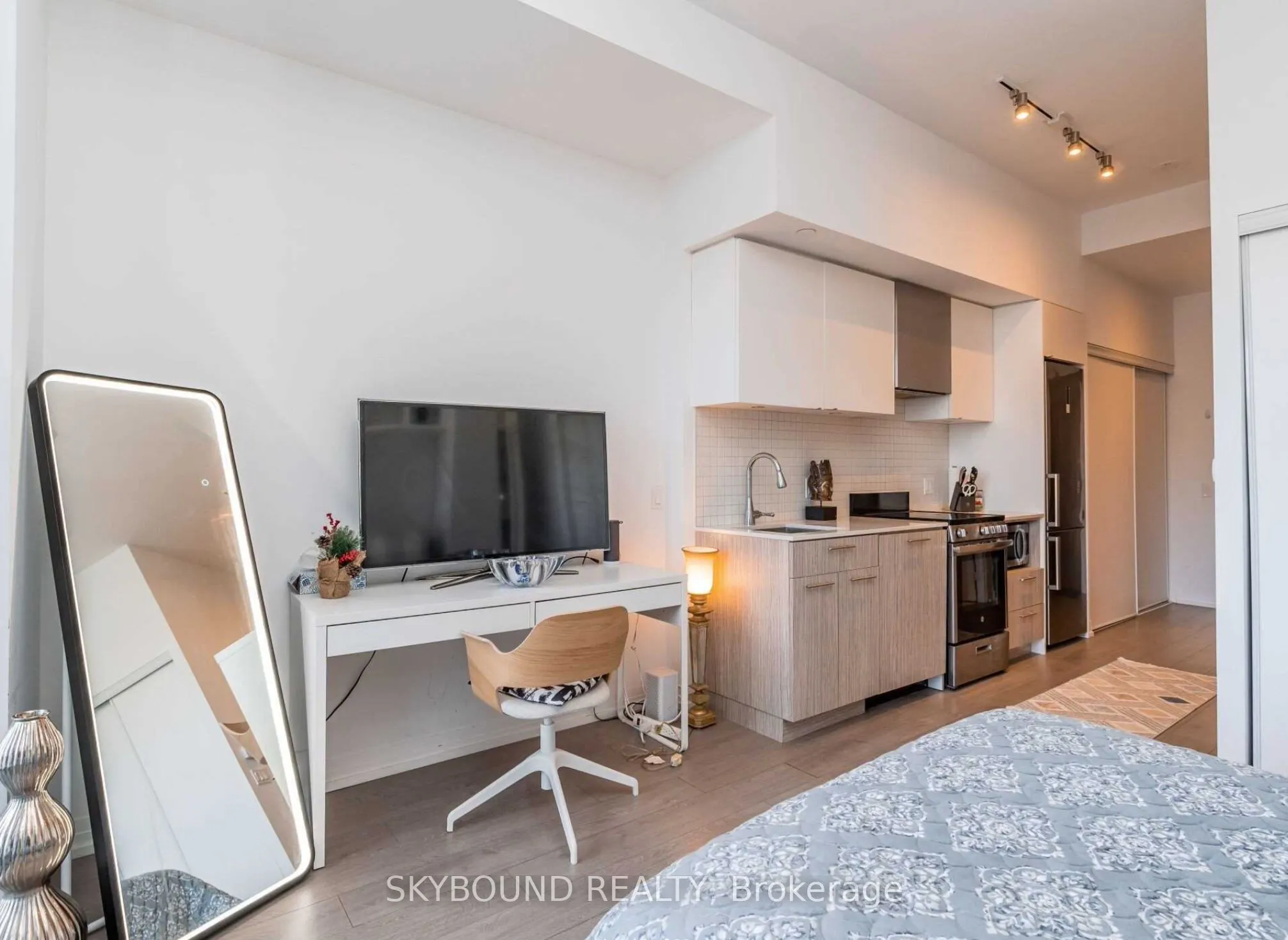 251 Jarvis Street N, #1002