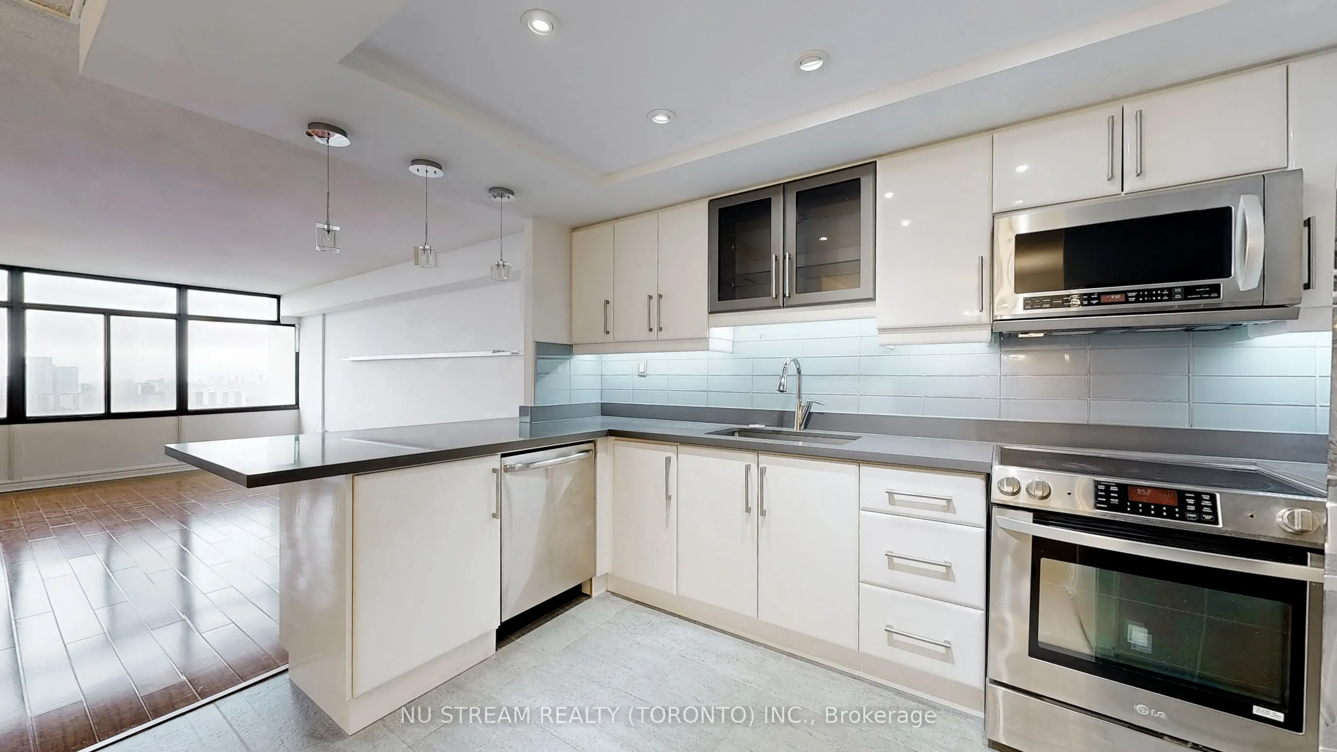 1555 Finch Avenue E, #2406
