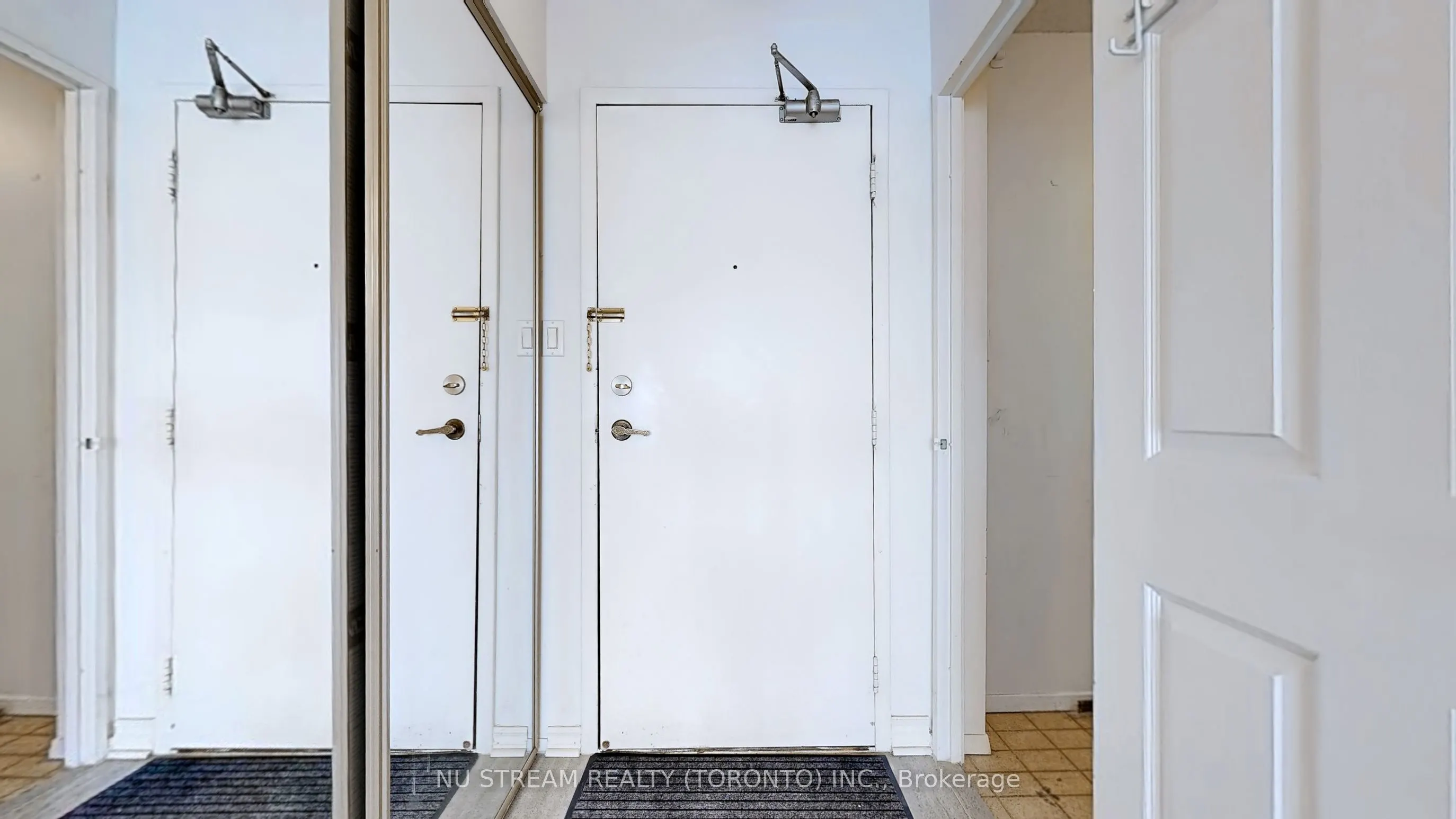 1555 Finch Avenue E, #2406