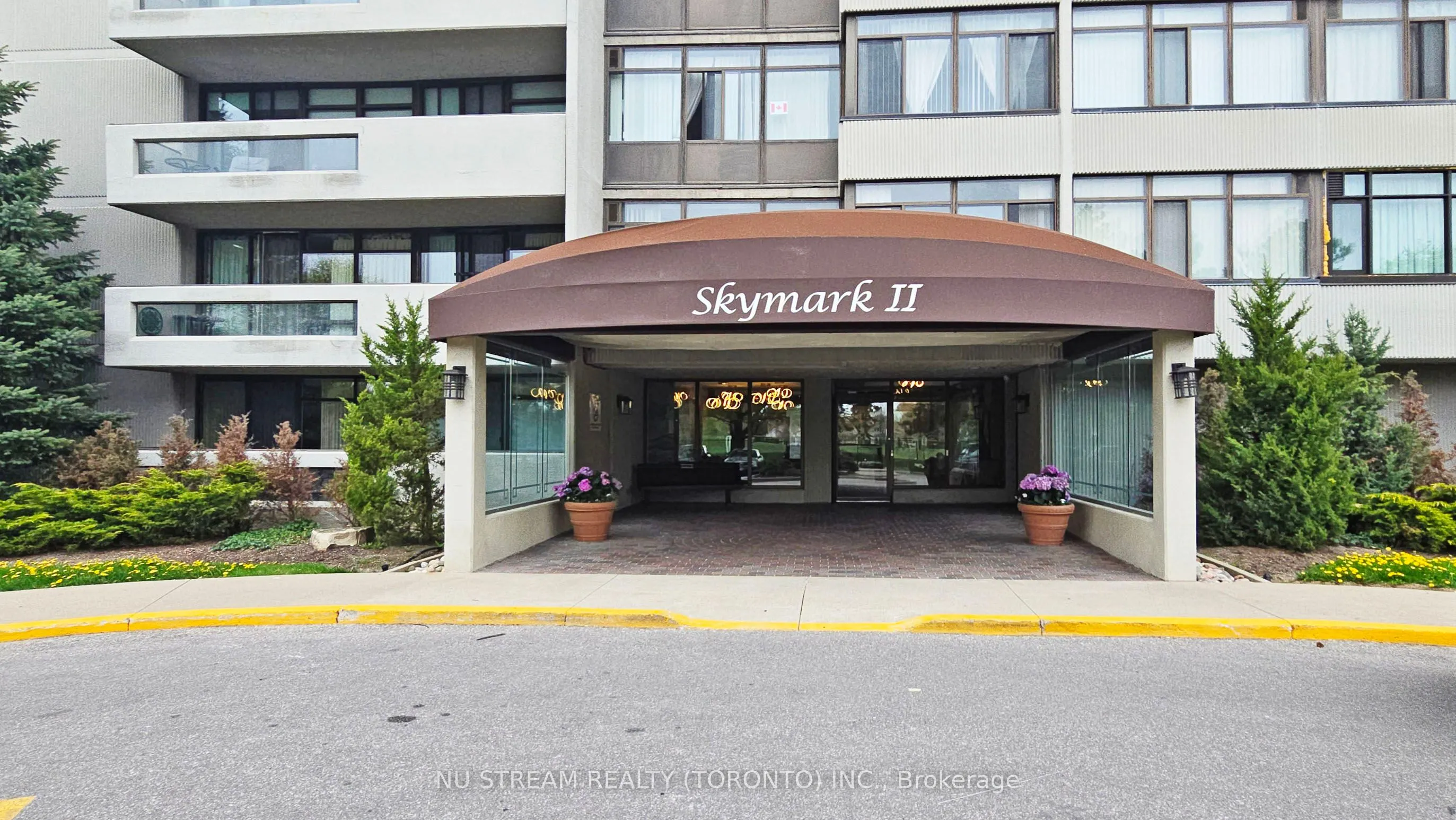 1555 Finch Avenue E, #2406
