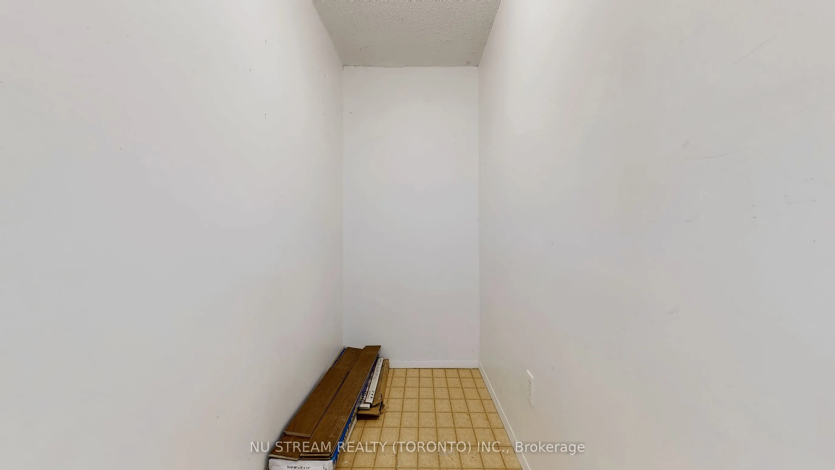 1555 Finch Avenue E, #2406