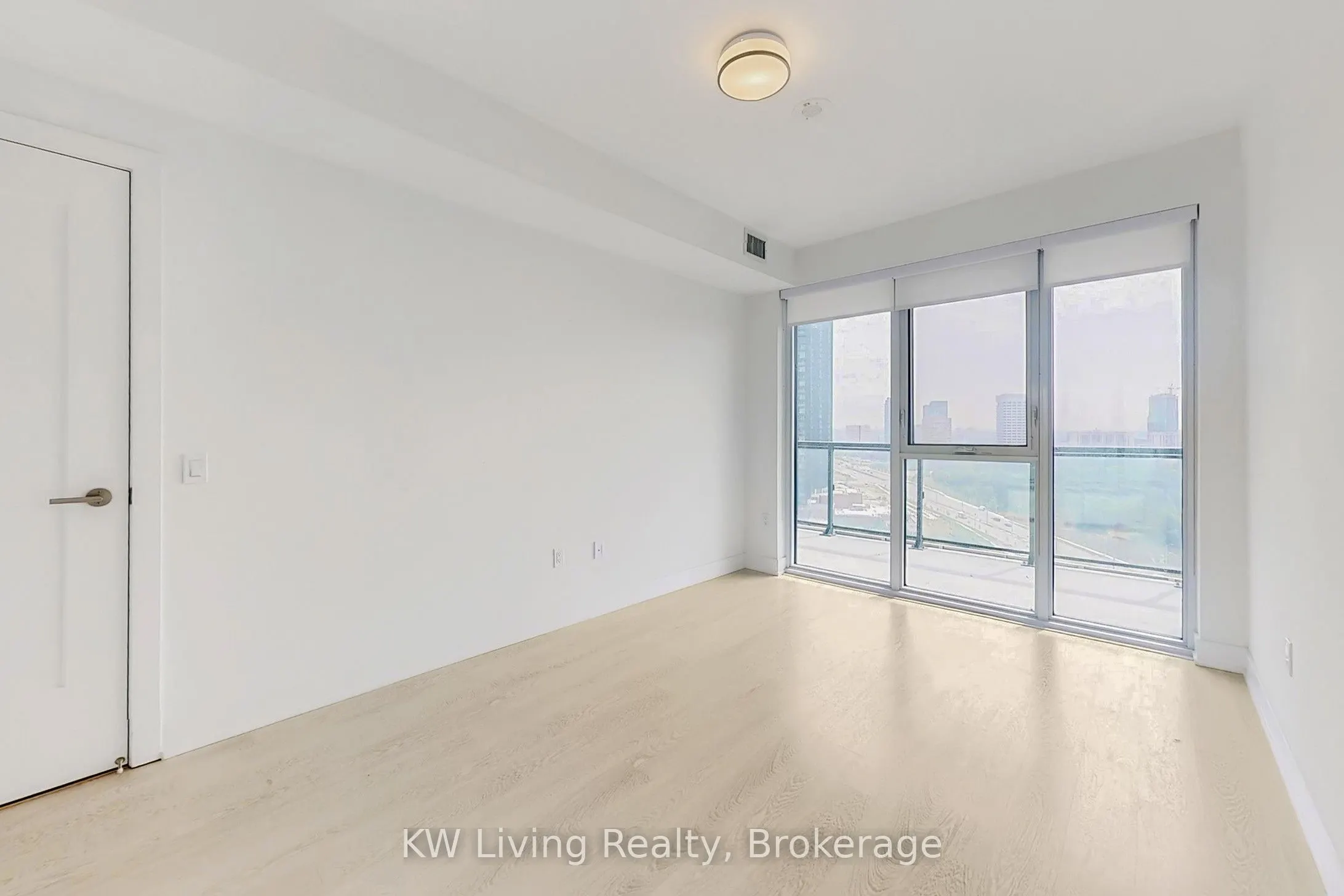 30 Inn on the Park Drive, #1608