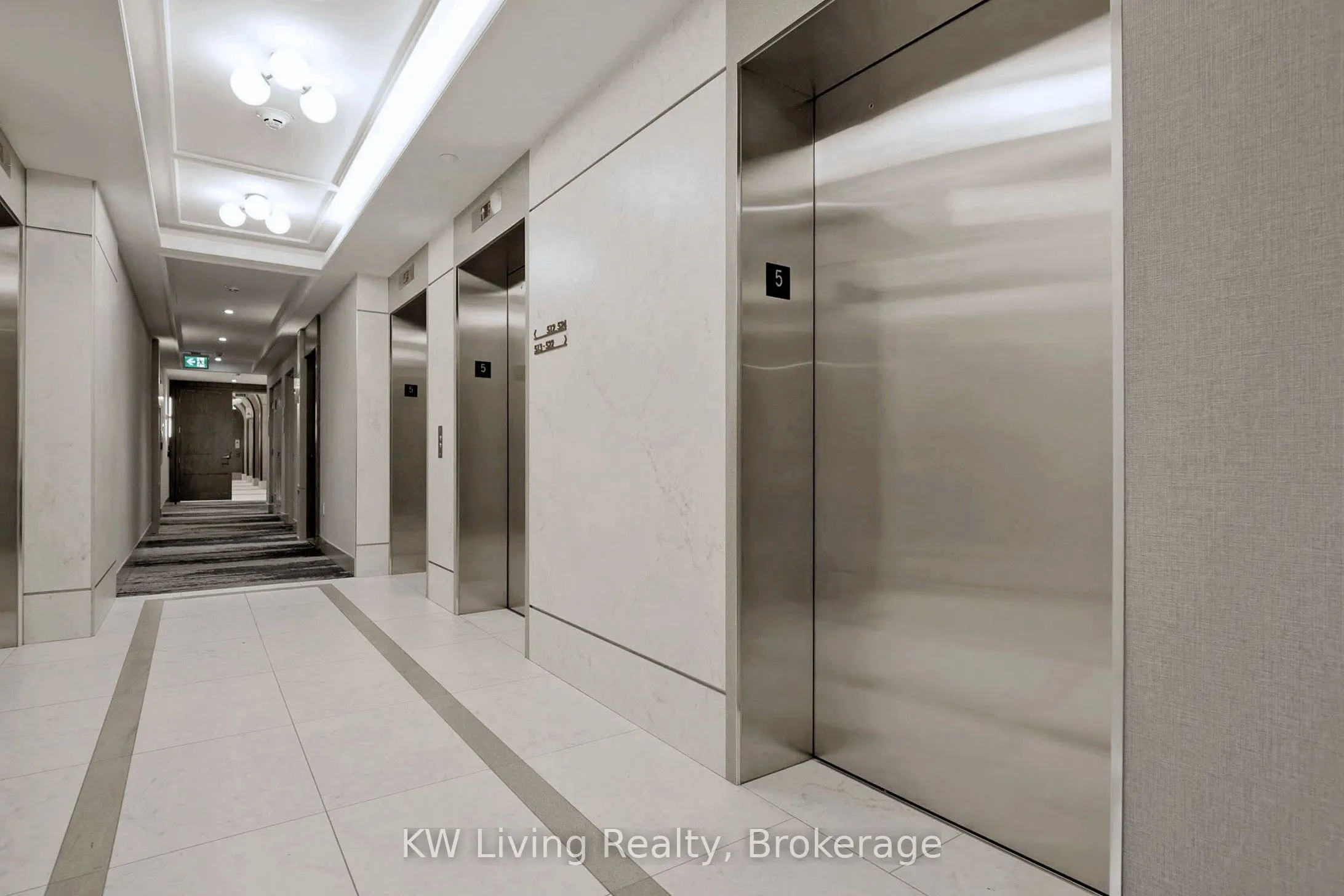 30 Inn on the Park Drive, #1608