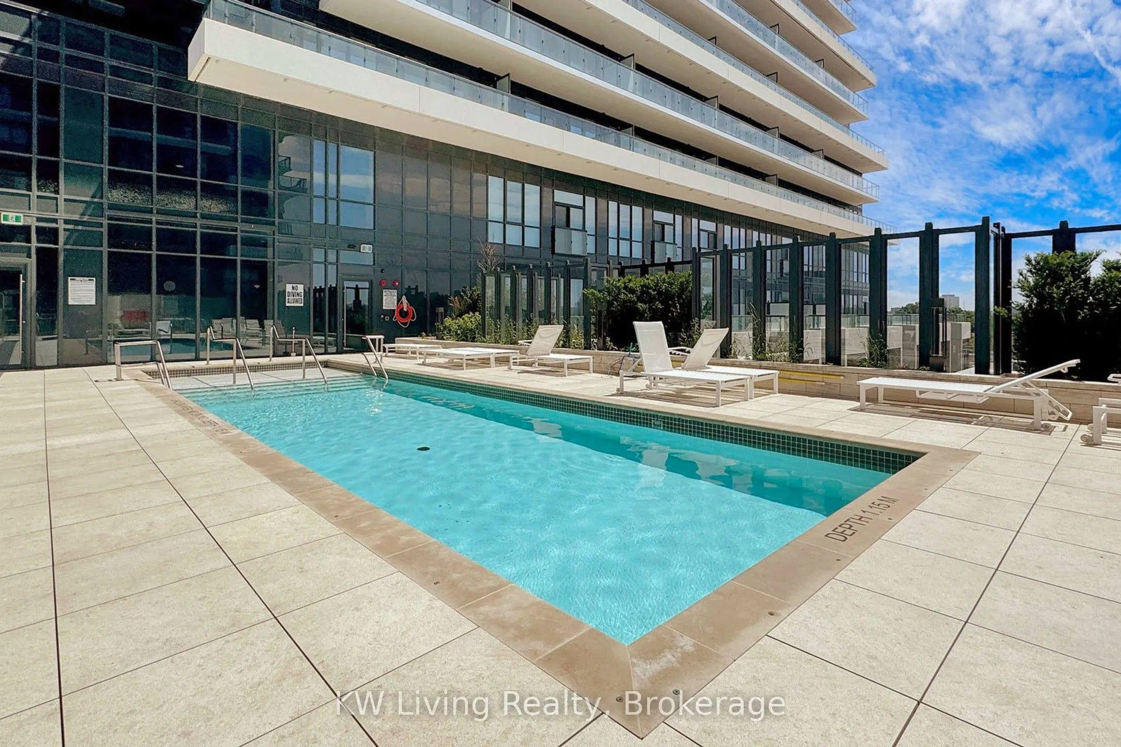 30 Inn on the Park Drive, #1608