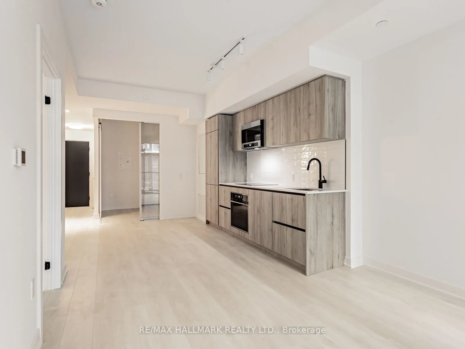 117 Broadway Avenue, #209N