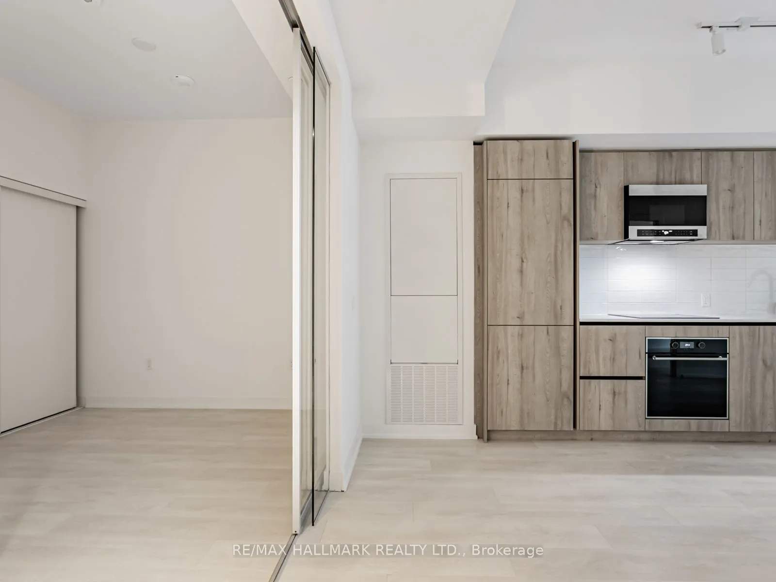 117 Broadway Avenue, #209N