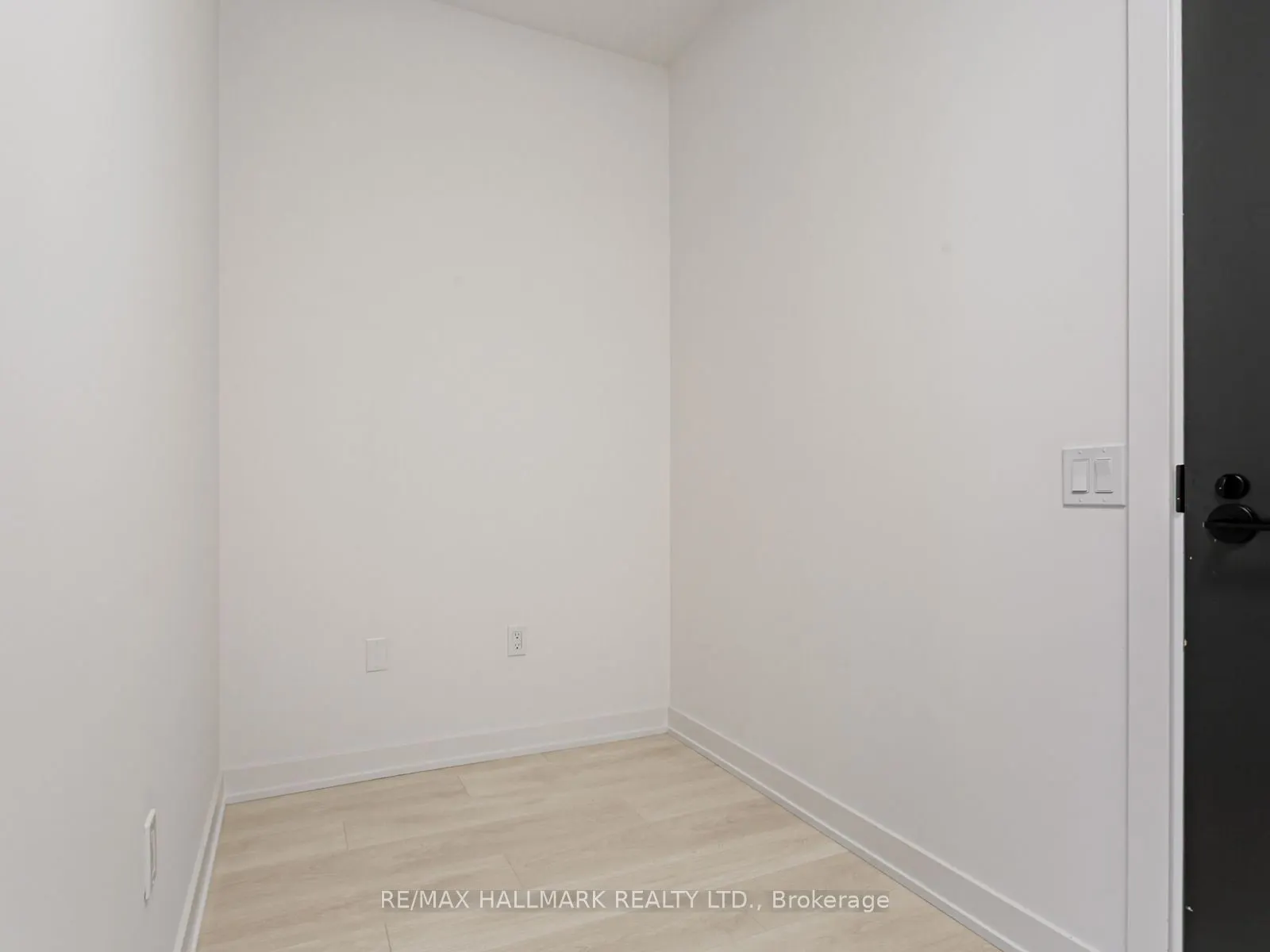 117 Broadway Avenue, #209N